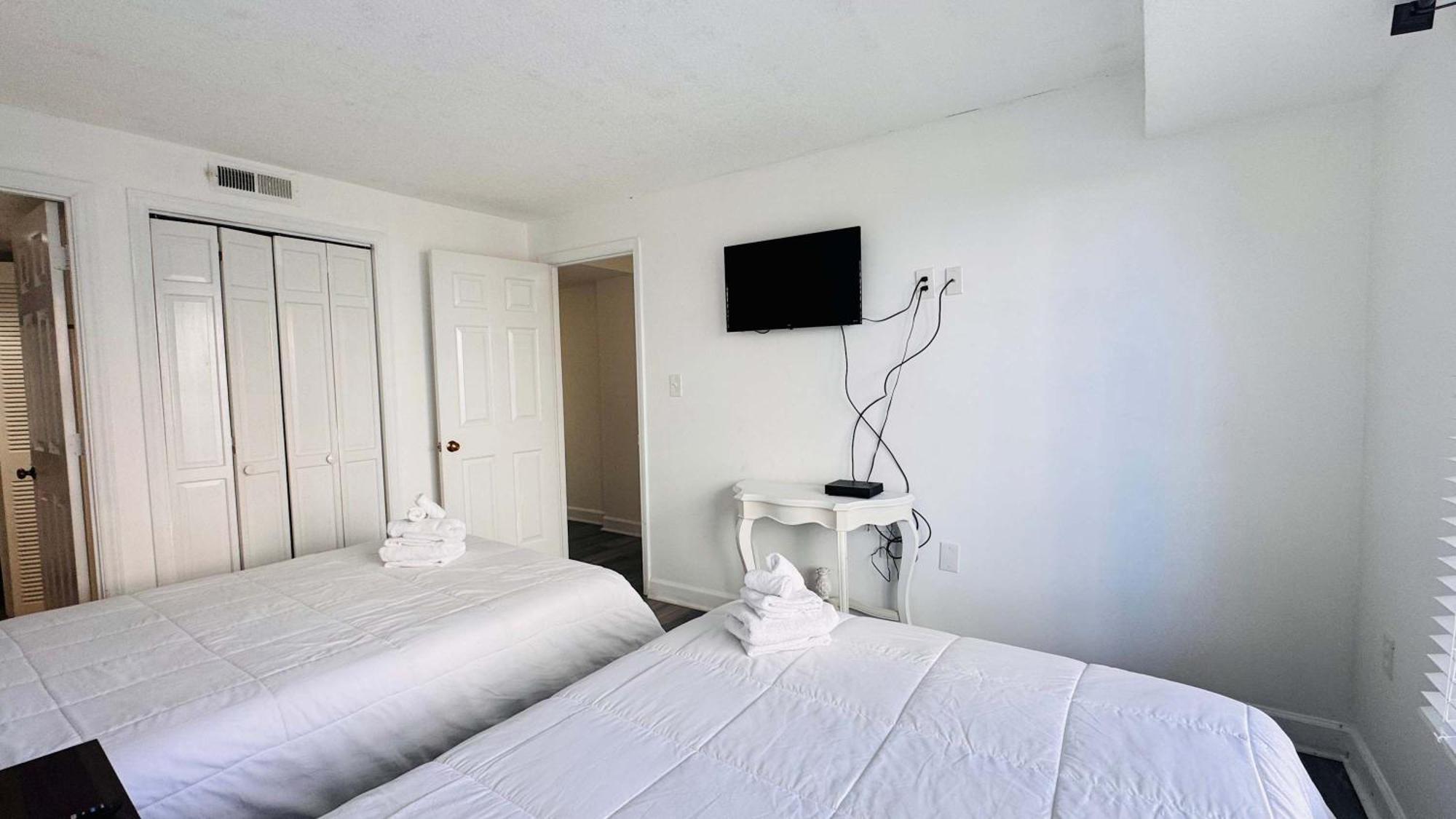 Lovely 1br With Side View Of Ocean *