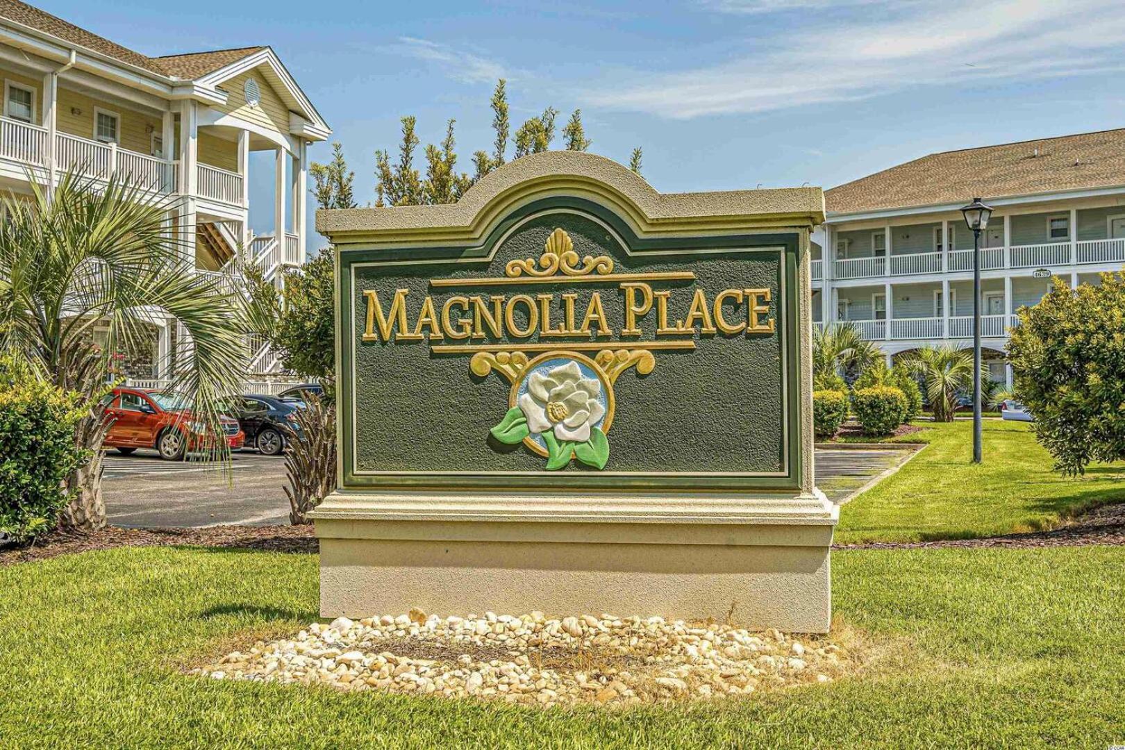 Spacious 2 Bedroom With Golf Course Views! Magnolia Place 202 Holiday home *