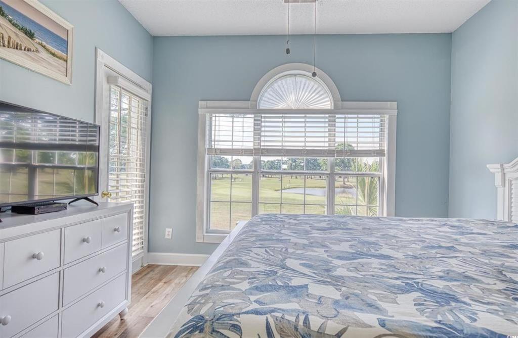Spacious 2 Bedroom With Golf Course Views! Magnolia Place 202 Myrtle Beach