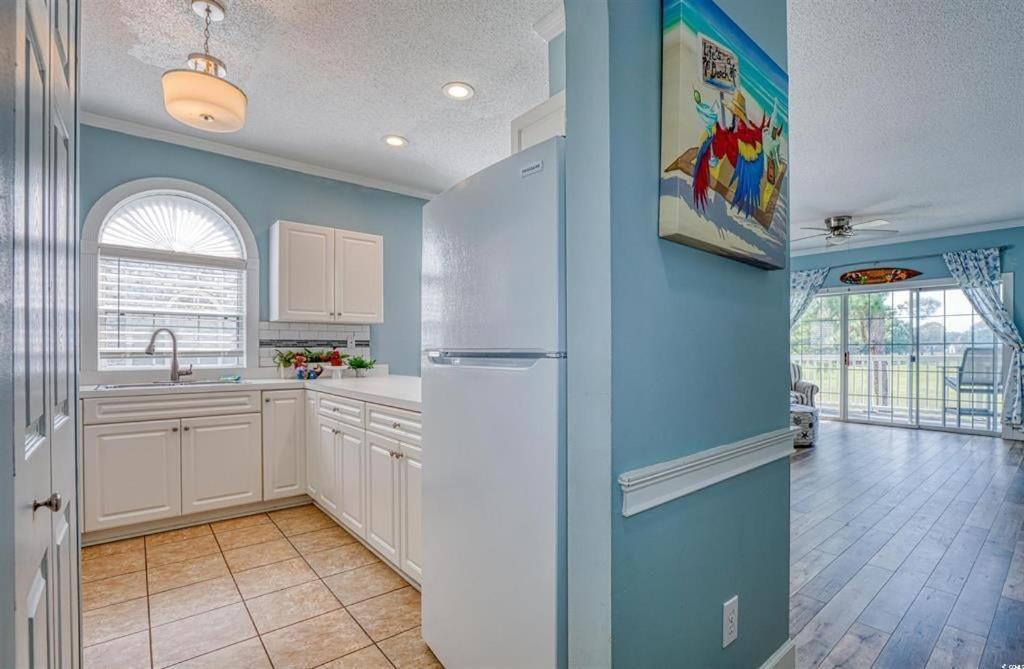 Holiday home Spacious 2 Bedroom With Golf Course Views! Magnolia Place 202