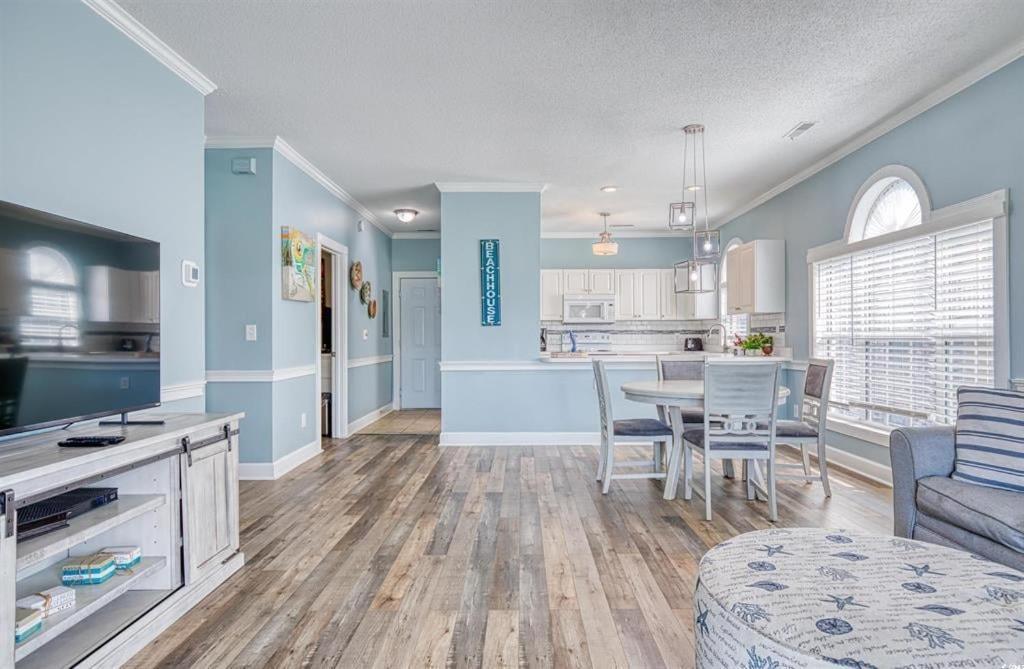 Spacious 2 Bedroom With Golf Course Views! Magnolia Place 202 Holiday home Myrtle Beach