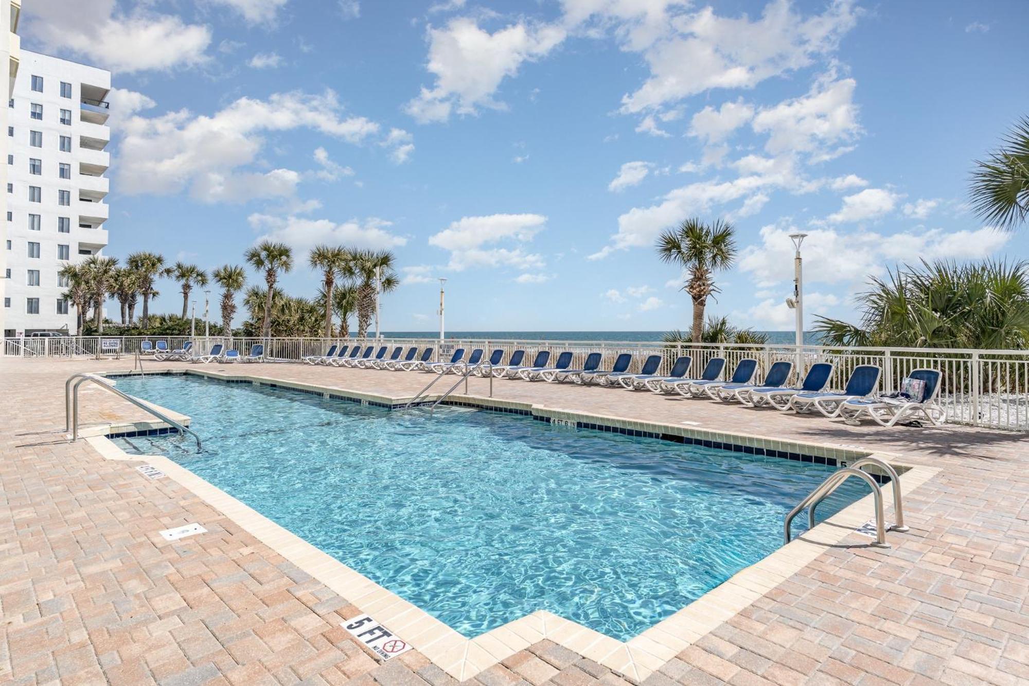 Apartment Baywatch #1705 *