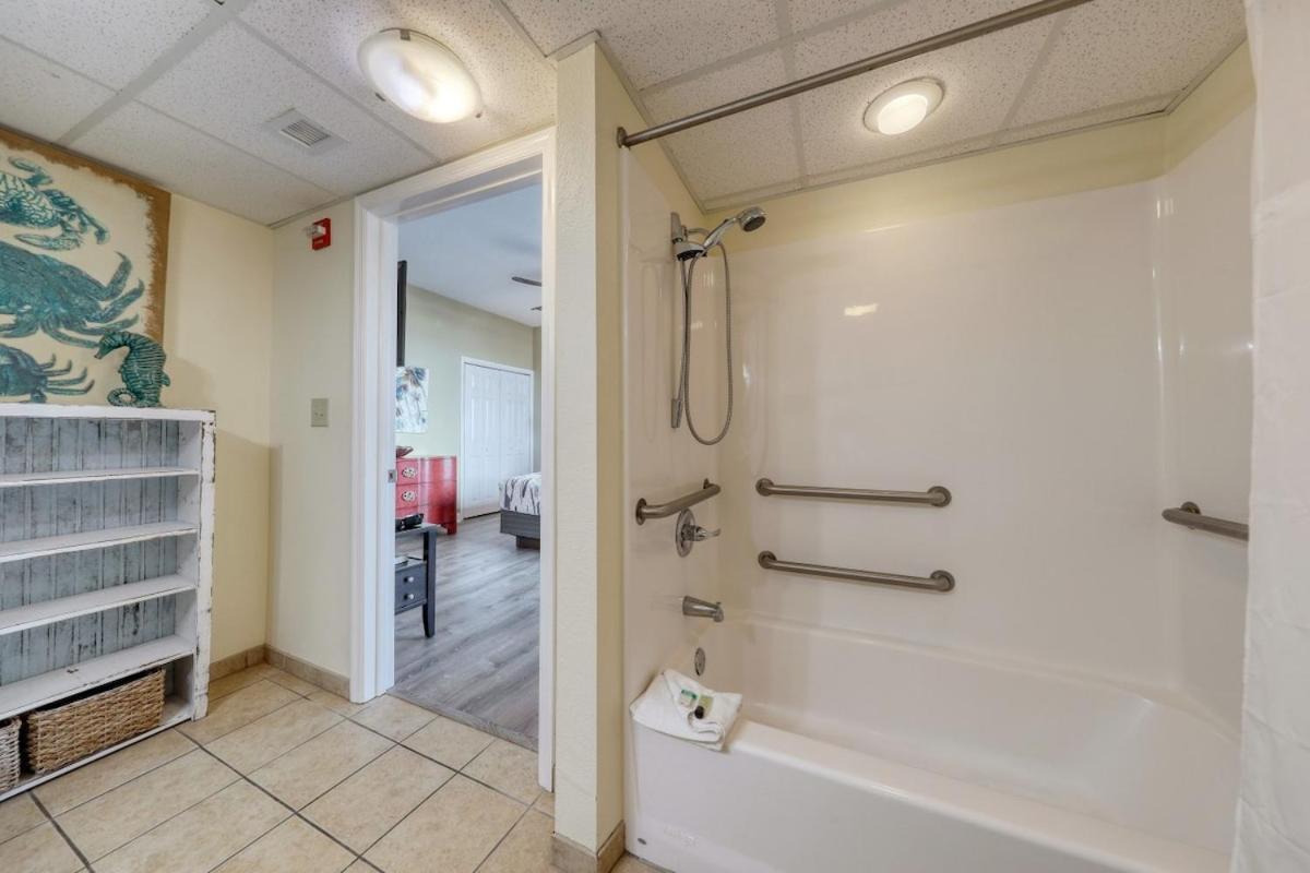 2501 S Ocean Blvd, 0101 - Ocean Front Sleeps 4 Myrtle Beach