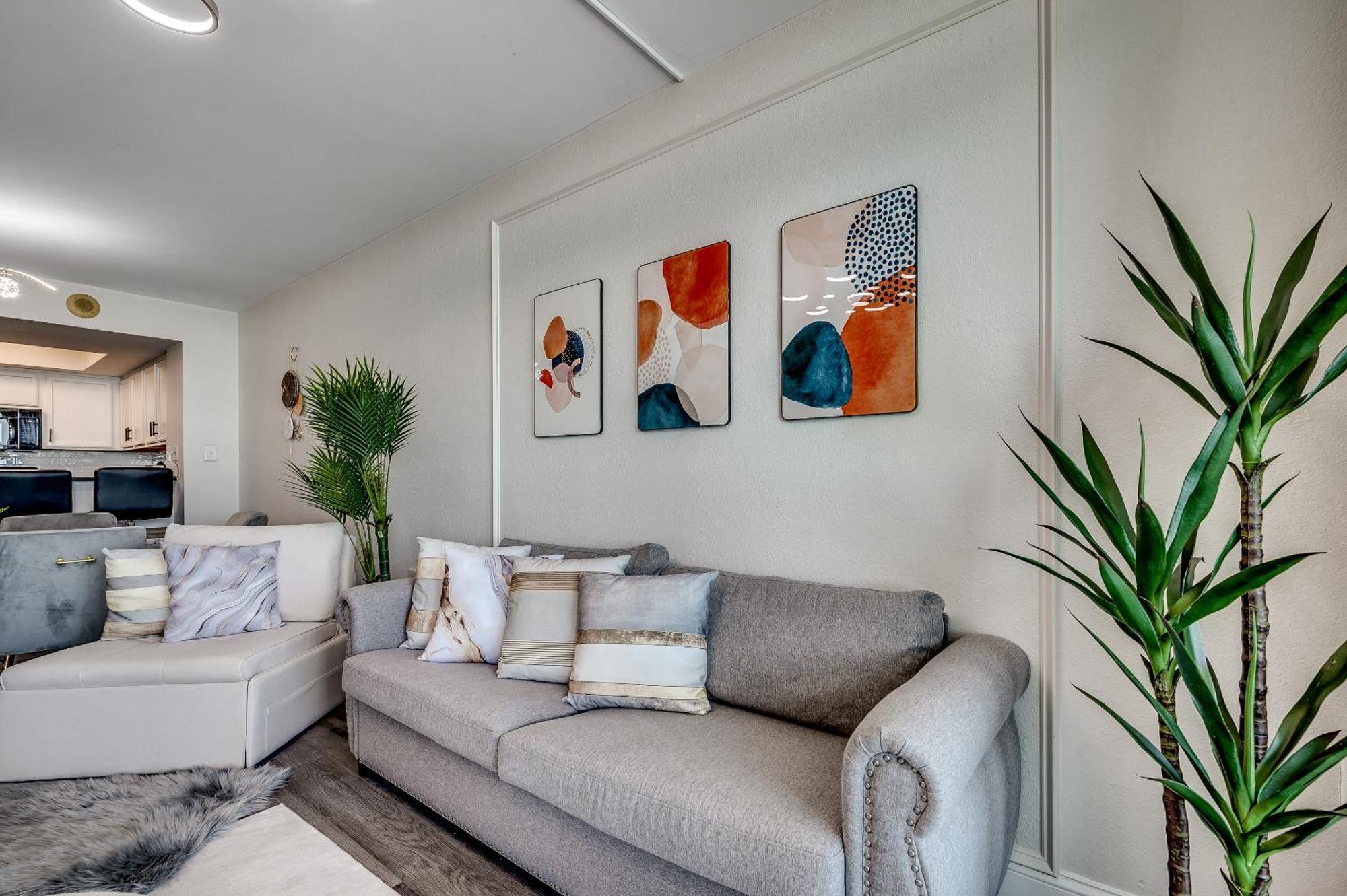 Huge Oceanfront One Bedroom For 6, Gorgeous View & Pools On Bv 15th Floor