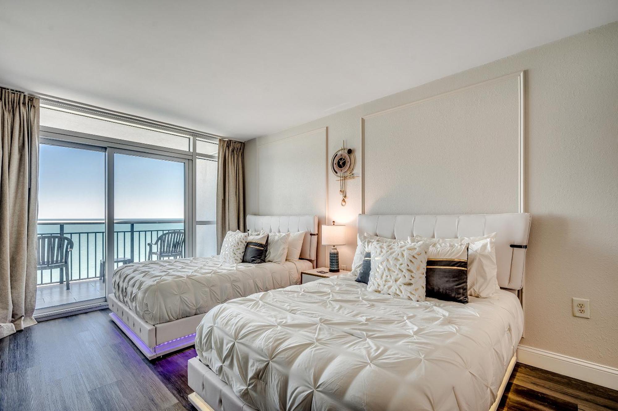 Beachfront With Stunning View Multiple Pools On Bv 15th Floor Apartment *