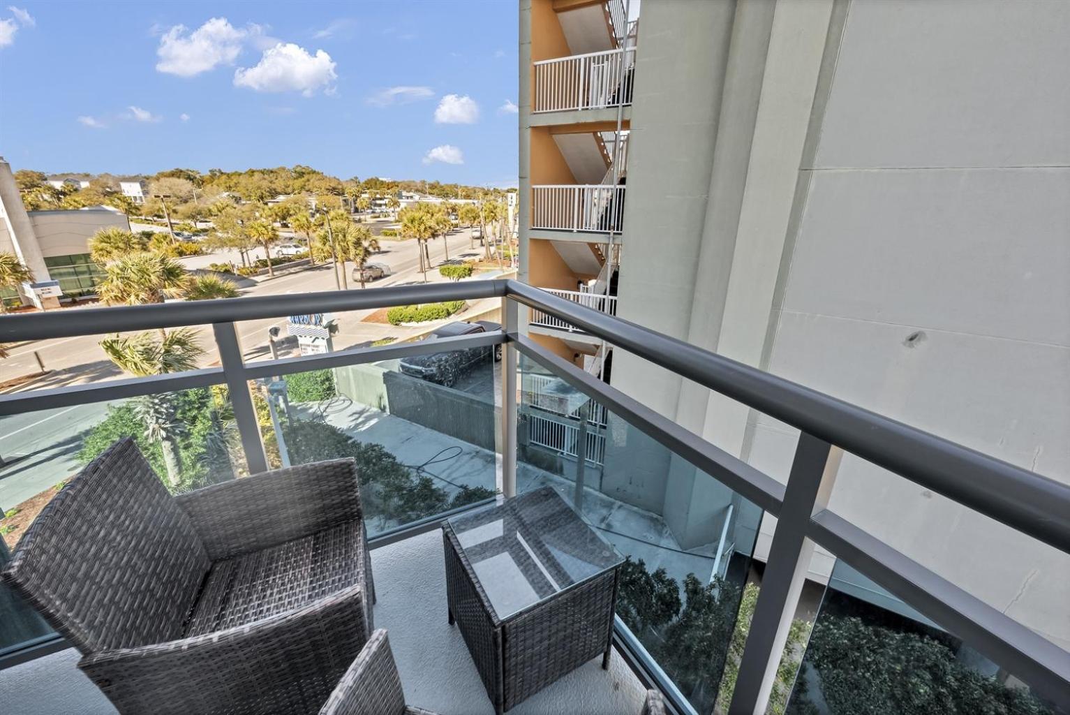 Resort Access! Chic 2-Br Escape With Pvt Balcony Aparthotel *