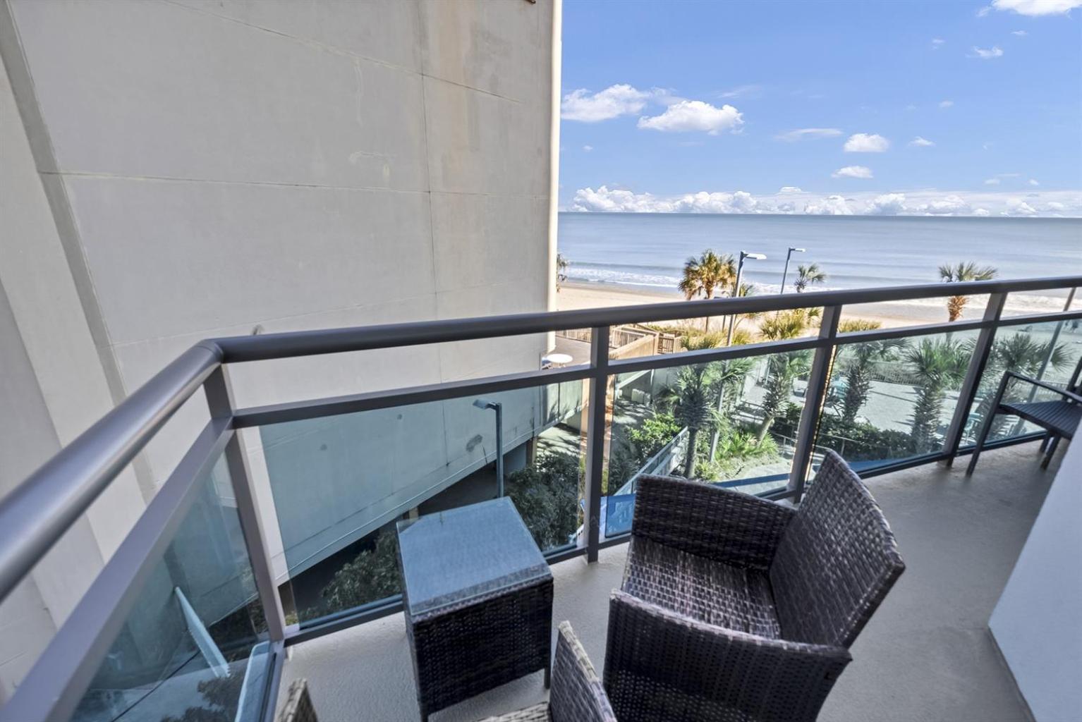 Aparthotel Resort Access! Chic 2-Br Escape With Pvt Balcony Myrtle Beach