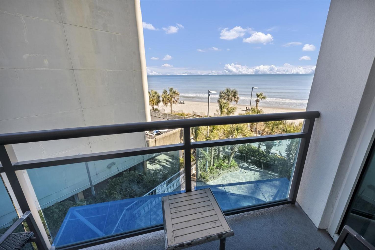 Resort Access! Chic 2-Br Escape With Pvt Balcony Myrtle Beach
