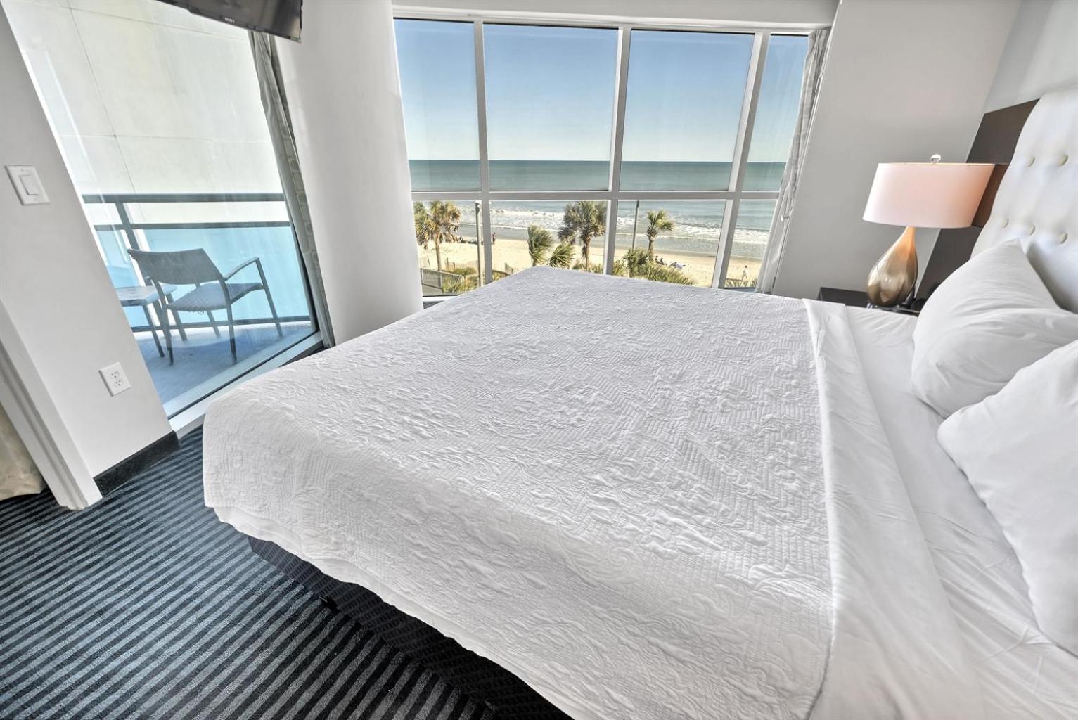 Resort Access! Chic 2-Br Escape With Pvt Balcony Myrtle Beach