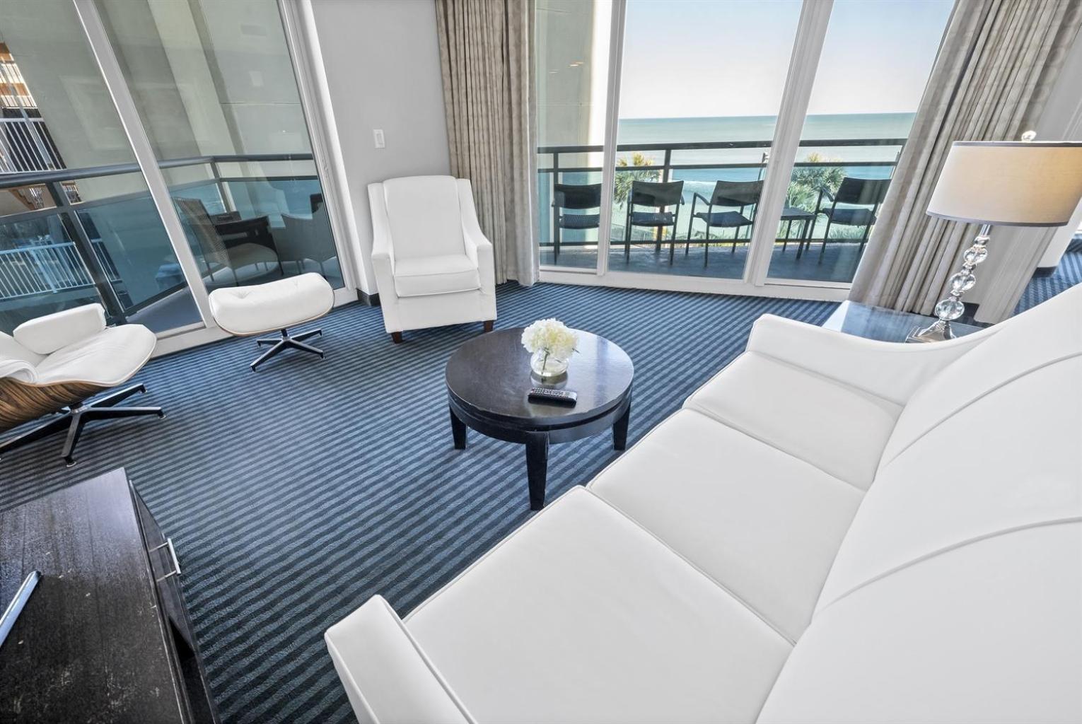 Resort Access! Chic 2-Br Escape With Pvt Balcony Aparthotel