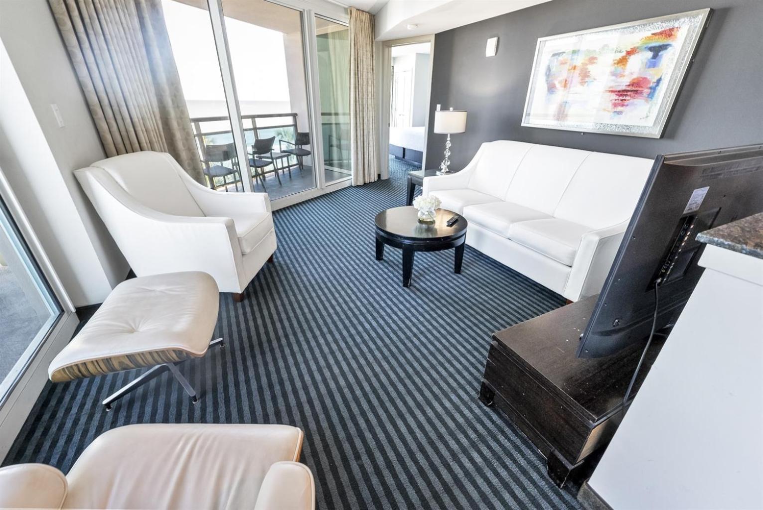 Resort Access! Chic 2-Br Escape With Pvt Balcony Aparthotel Myrtle Beach