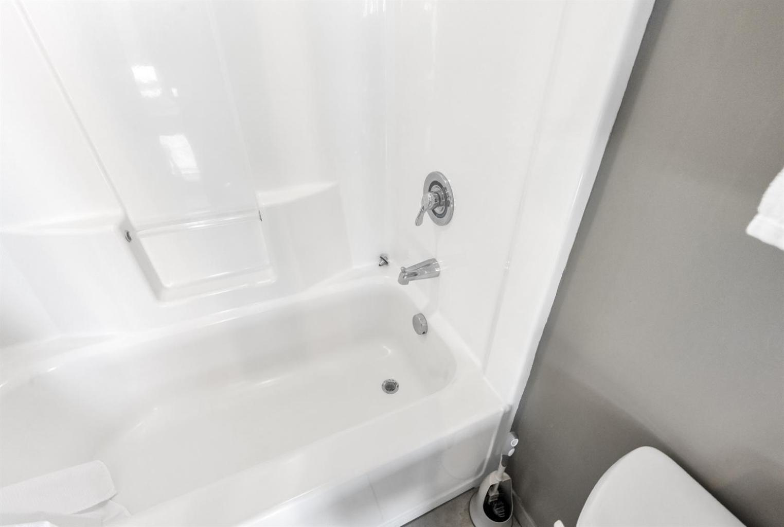 Resort Access! Chic 2-Br Escape With Pvt Balcony Myrtle Beach