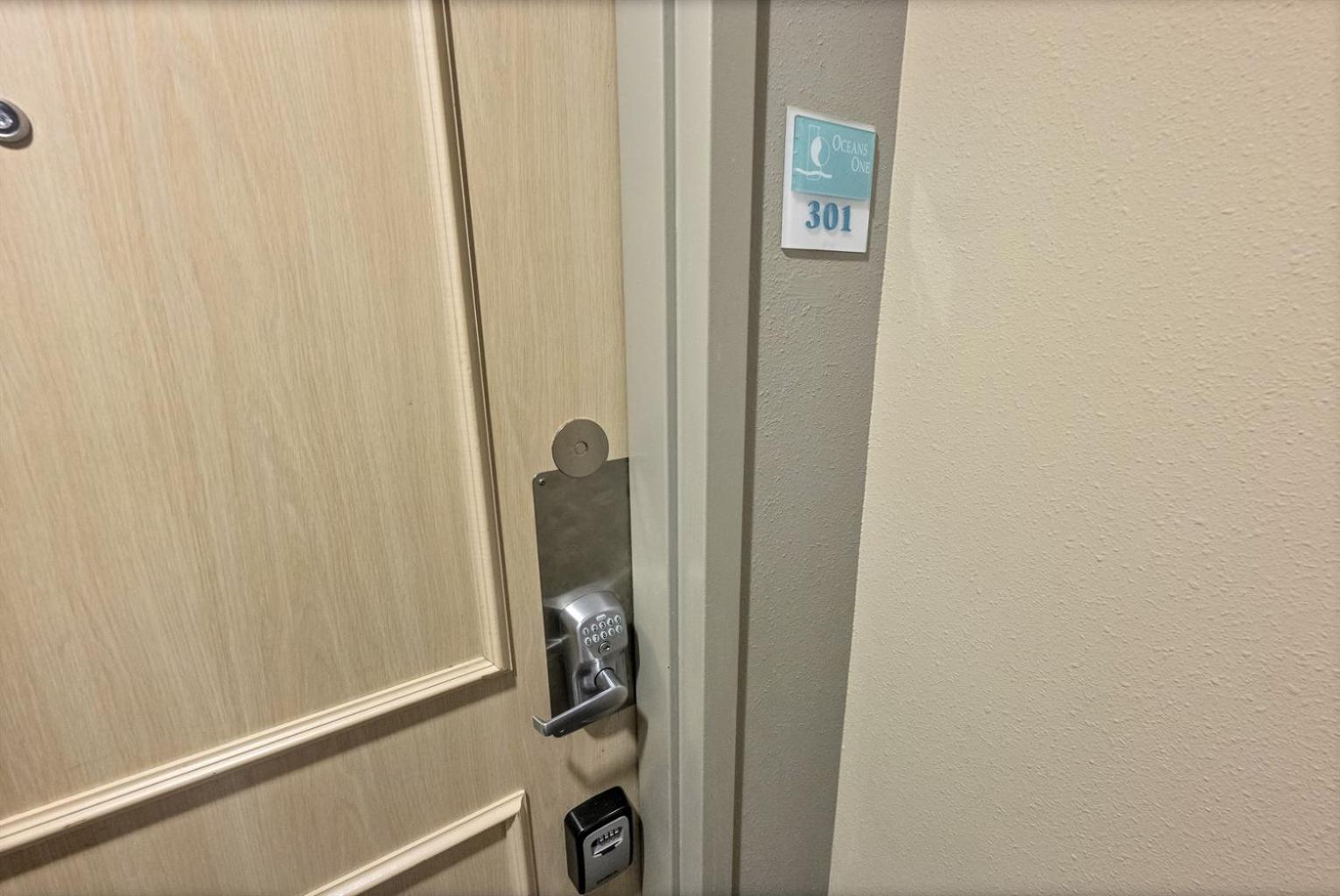 Resort Access! Chic 2-Br Escape With Pvt Balcony Aparthotel