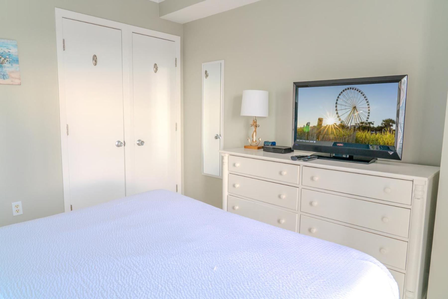 Oceanview 1 Bedroom - Immaculate Condition! Palace 611 - Sleeps 4 Guests *