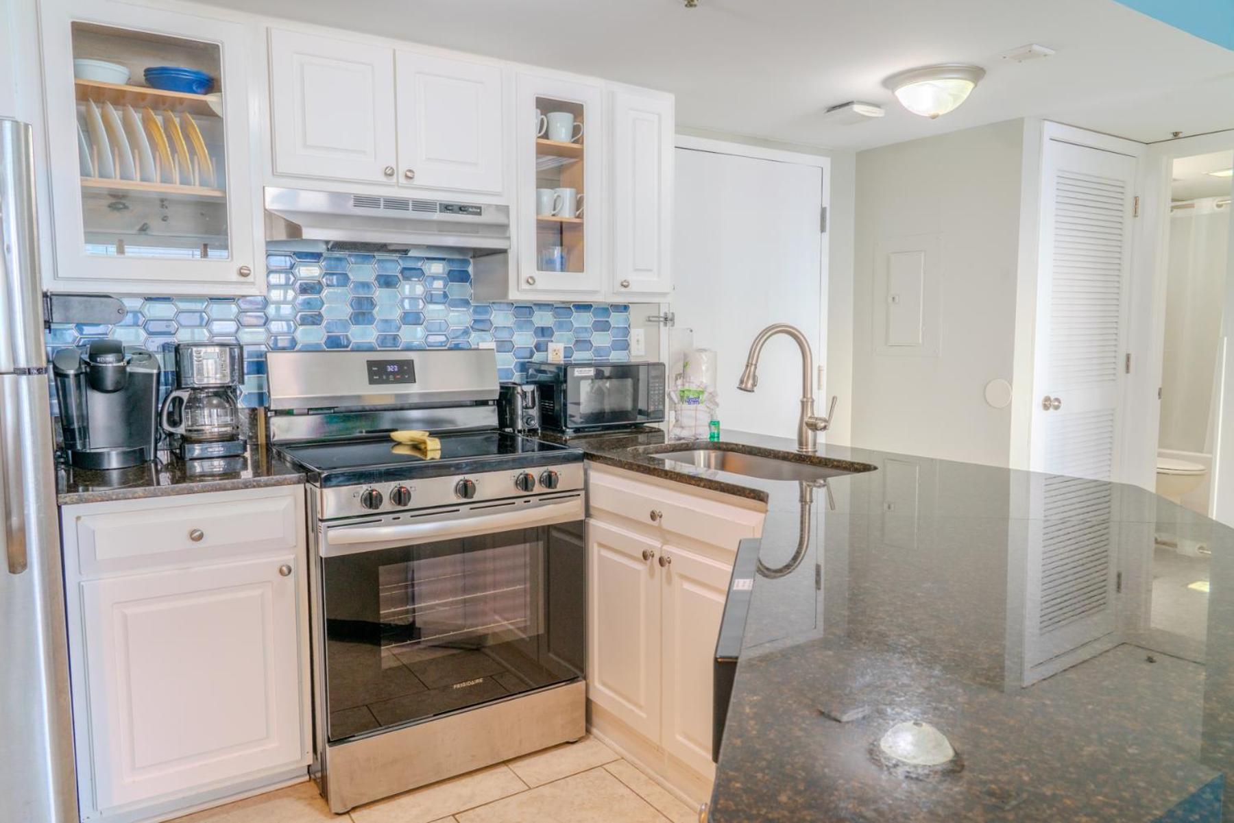 Oceanview 1 Bedroom - Immaculate Condition! Palace 611 - Sleeps 4 Guests