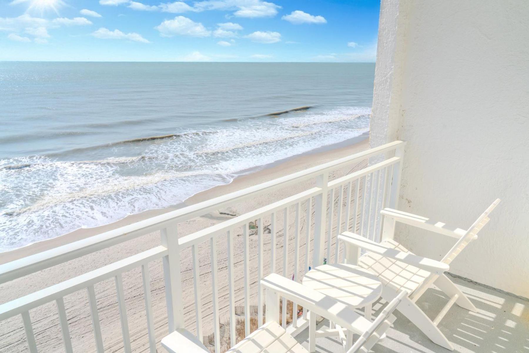 Holiday home Beautiful Ocean Front Double Queen - Sea Mist 20905 - Perfect For 2-4 Guests! *
