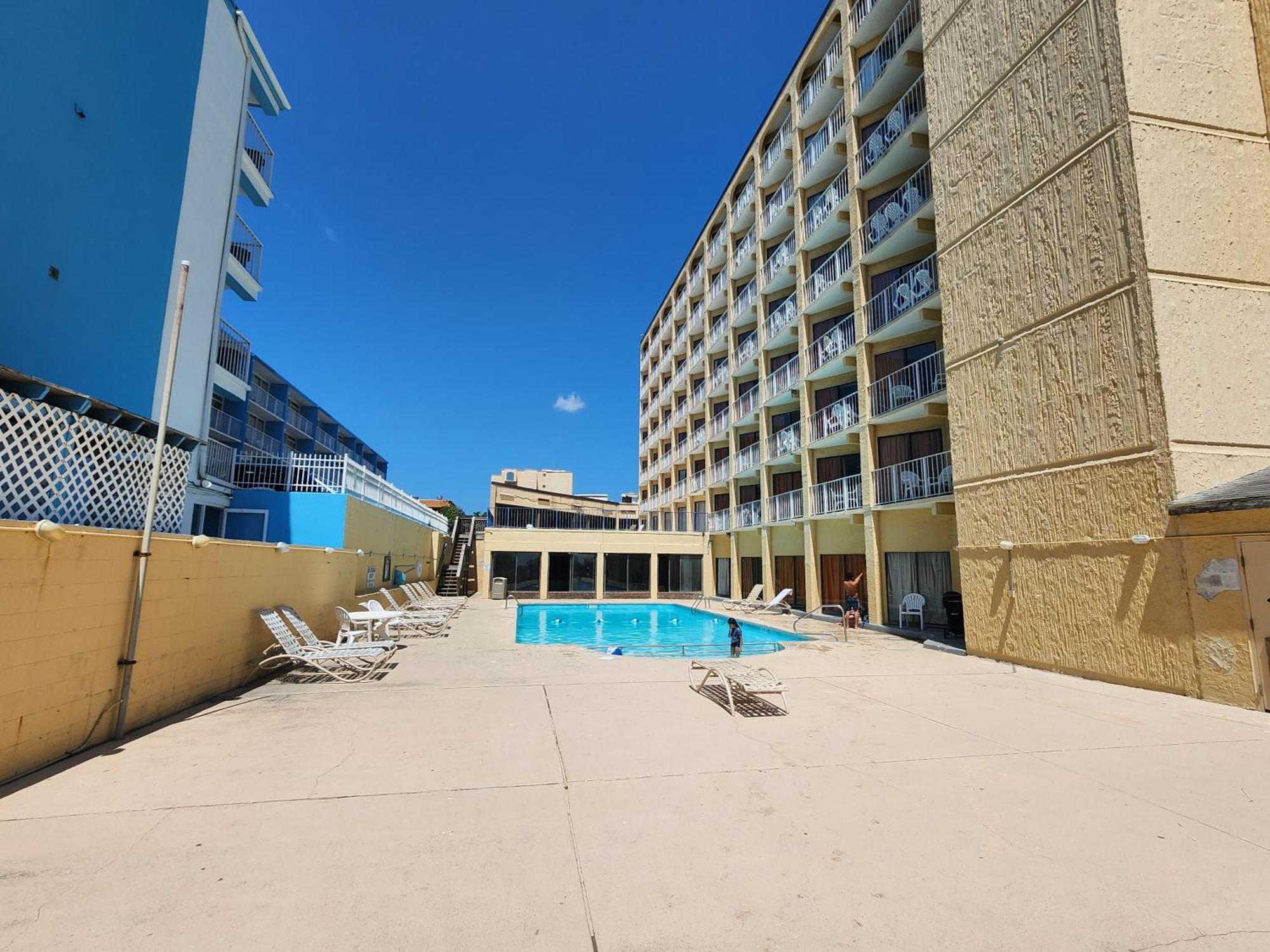 Beautiful Ocean Front Double Queen - Sea Mist 20905 - Perfect For 2-4 Guests! * Myrtle Beach