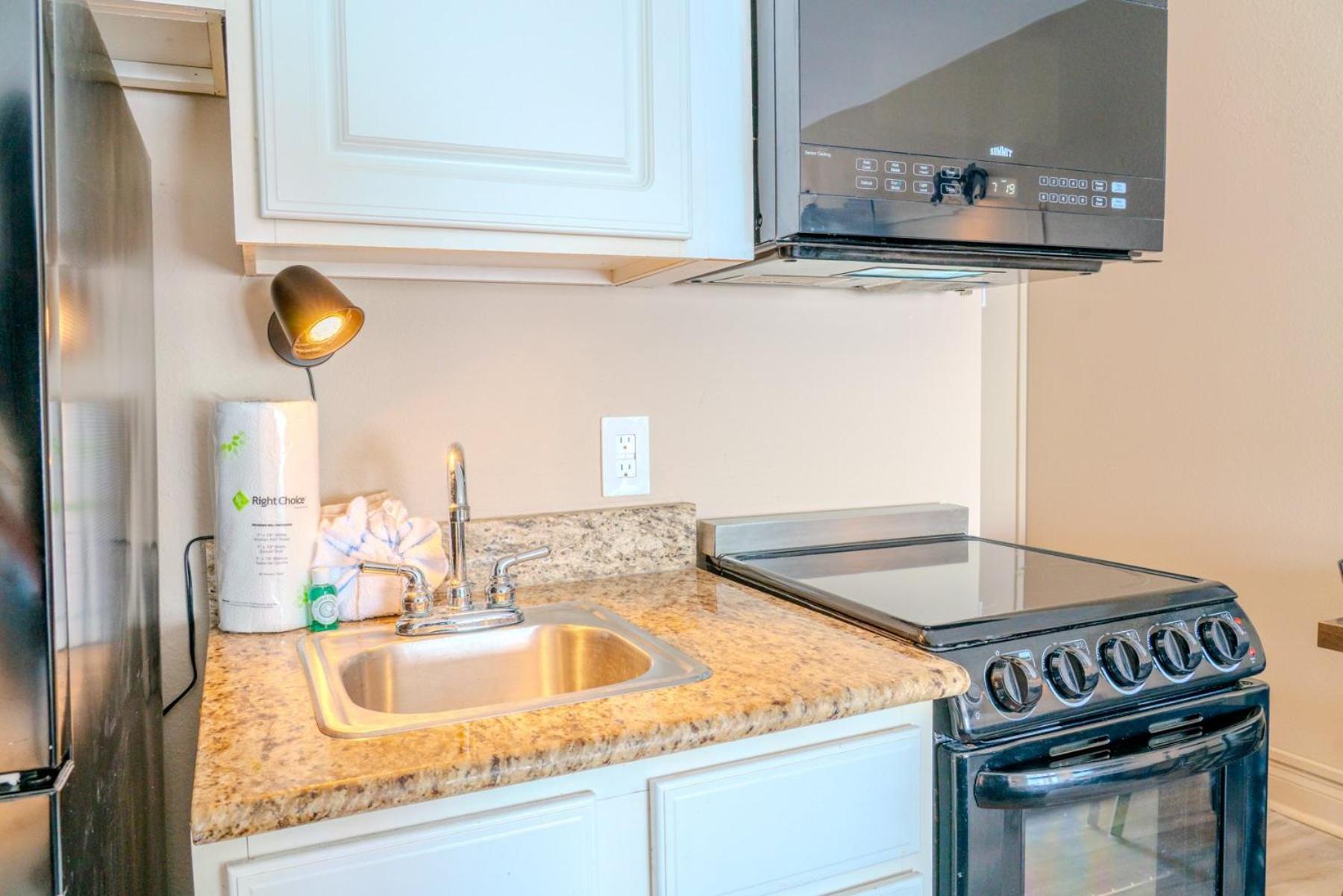 Beautiful Ocean Front Double Queen - Sea Mist 20905 - Perfect For 2-4 Guests! *