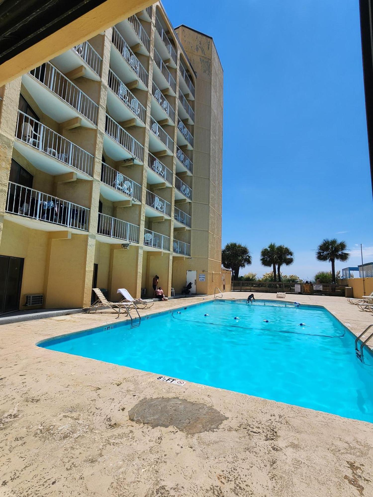 Beautiful Ocean Front Double Queen - Sea Mist 20905 - Perfect For 2-4 Guests! Myrtle Beach