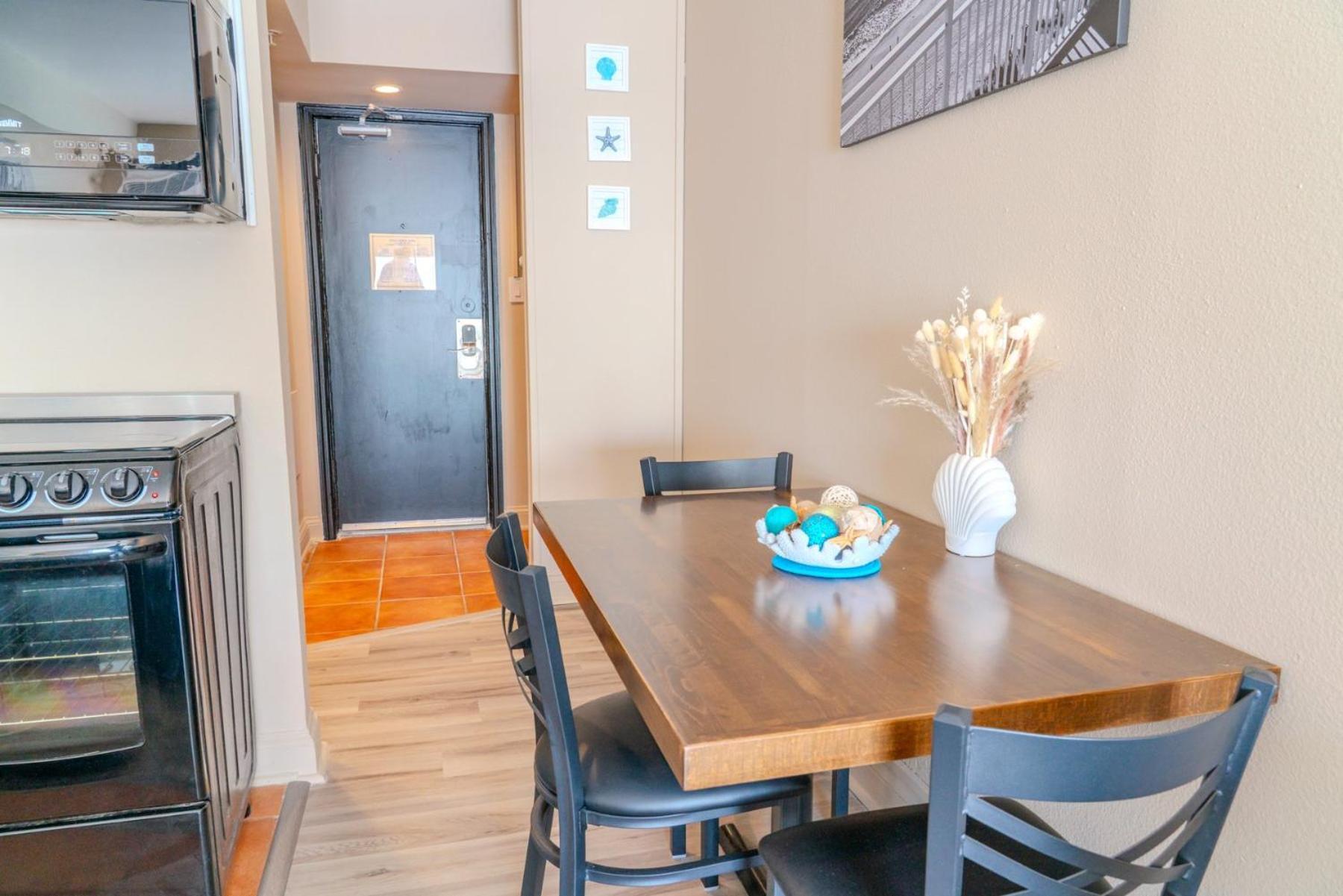 Holiday home Beautiful Ocean Front Double Queen - Sea Mist 20905 - Perfect For 2-4 Guests!