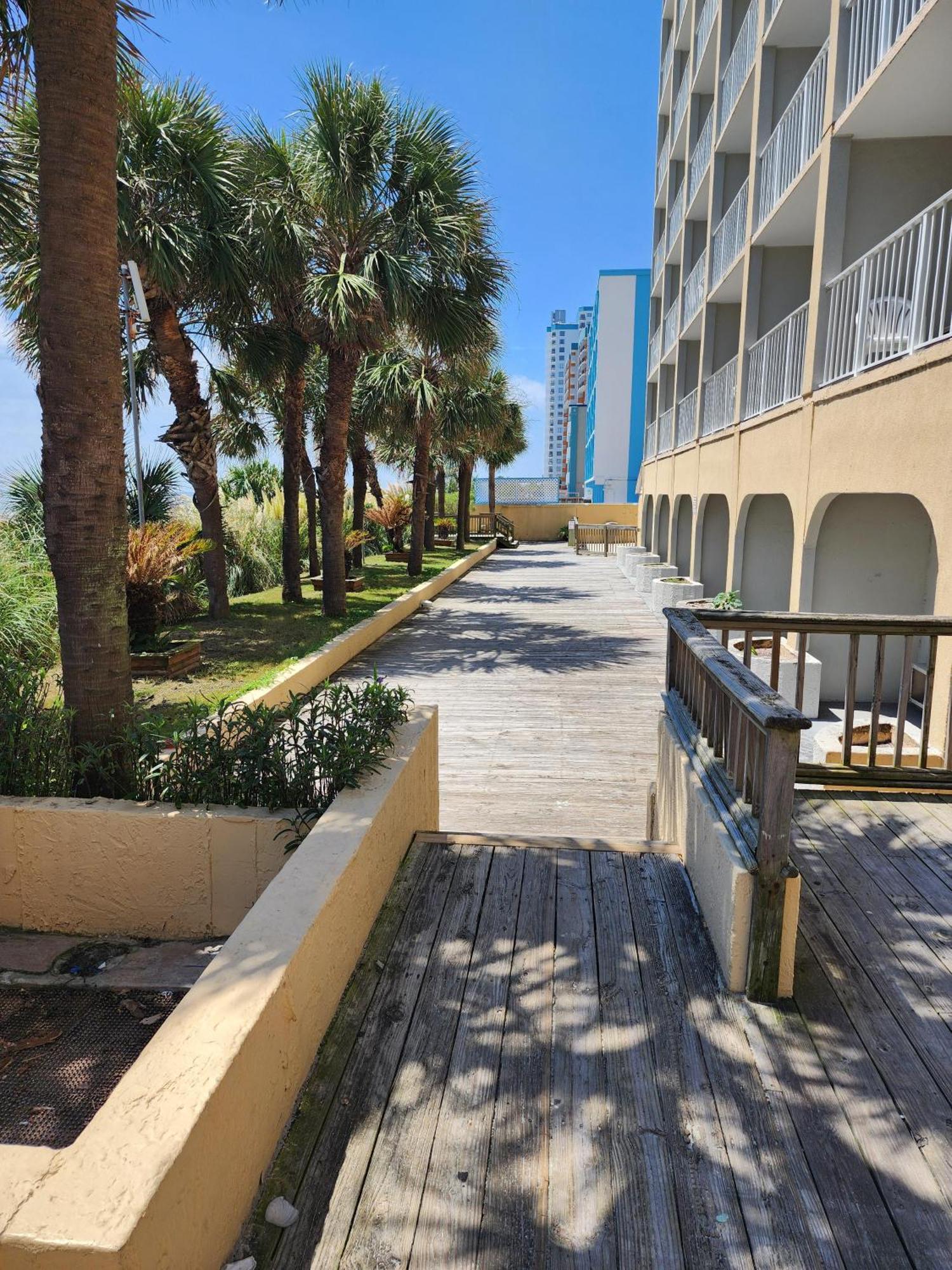 Beautiful Ocean Front Double Queen - Sea Mist 20905 - Perfect For 2-4 Guests! Holiday home Myrtle Beach