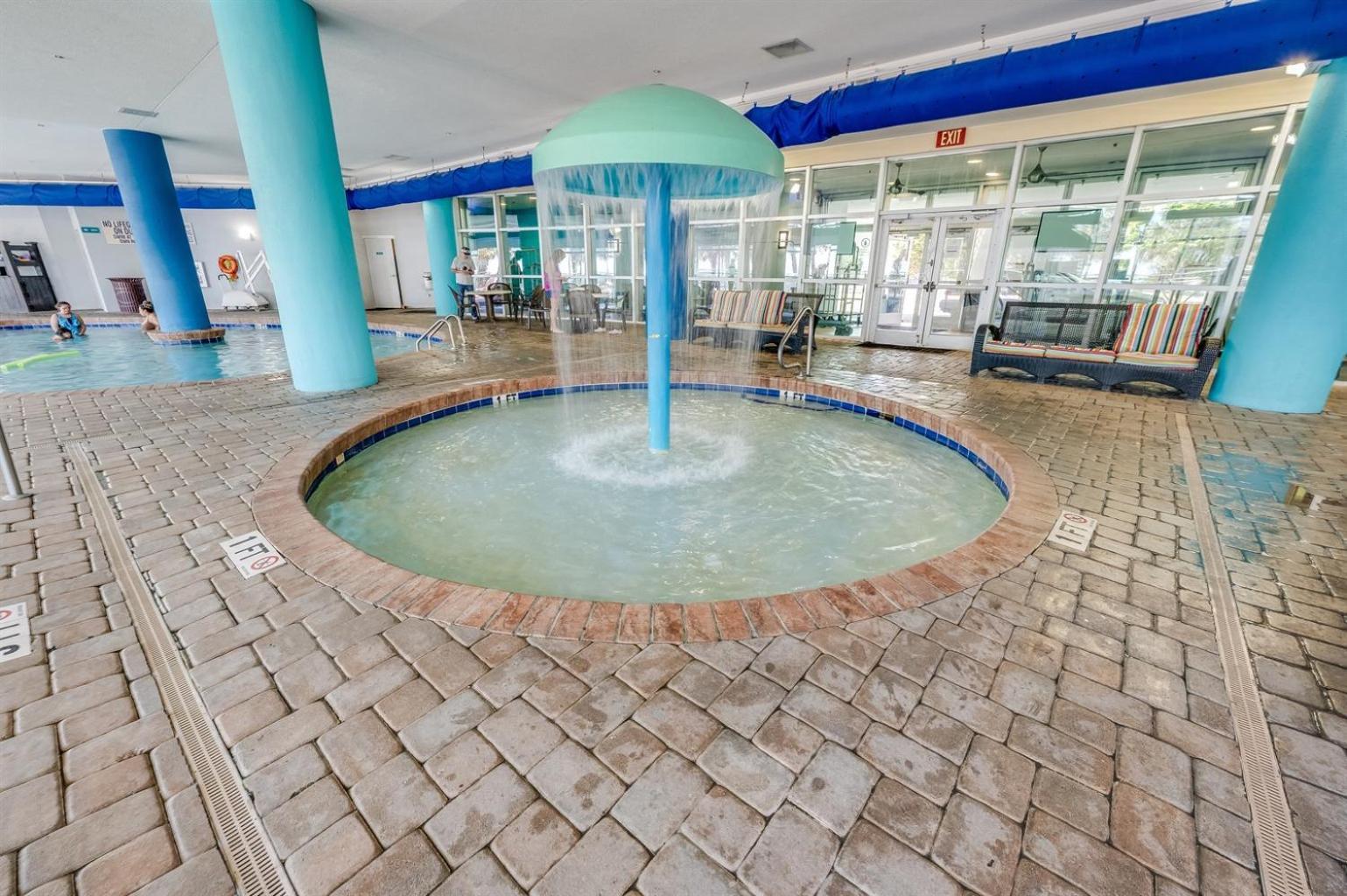 Oceanfront,heated Pools,boardwalk, Location,views! Apartment