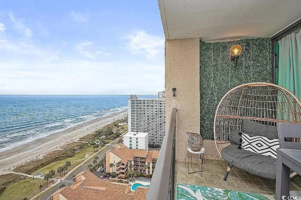Coastal Comfort Your Perfect Beachfront Getaway