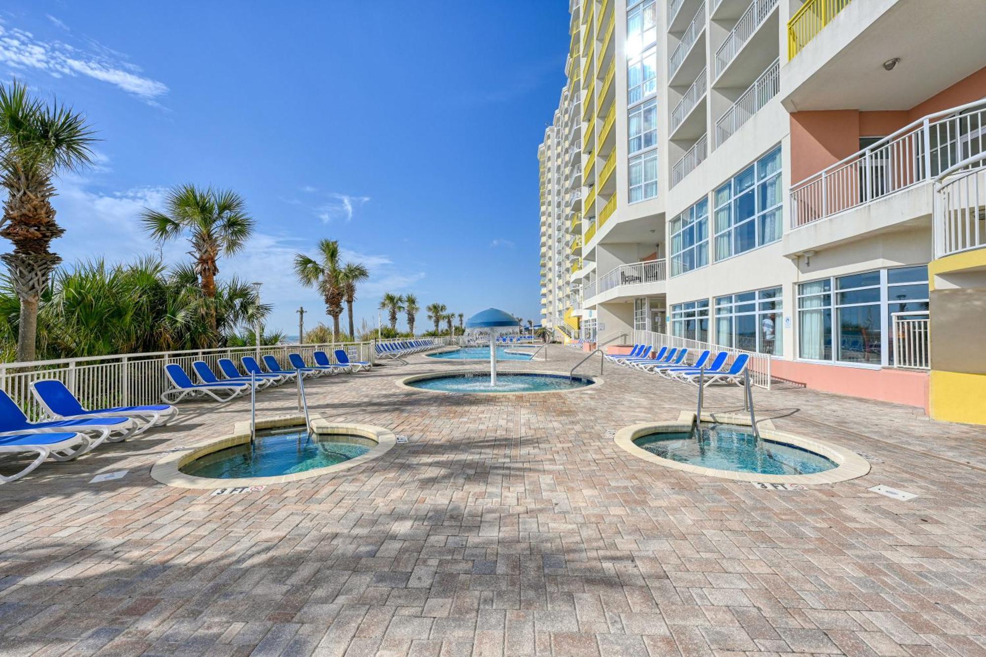 Resort Baywatch Oceanfront-indoor-outdoor Pools-1bd 1ba *