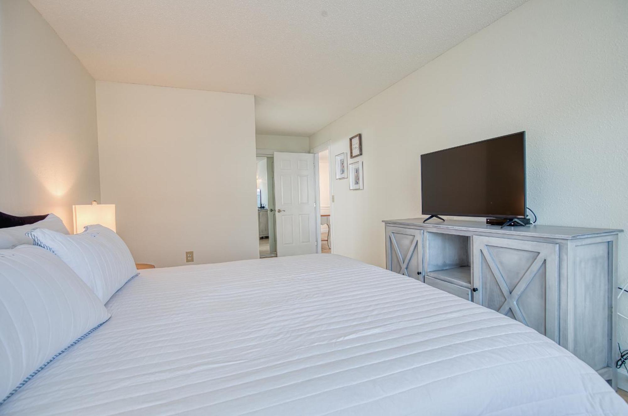 Windy Hill-2bd Ocean View - Family Friendly Hotel