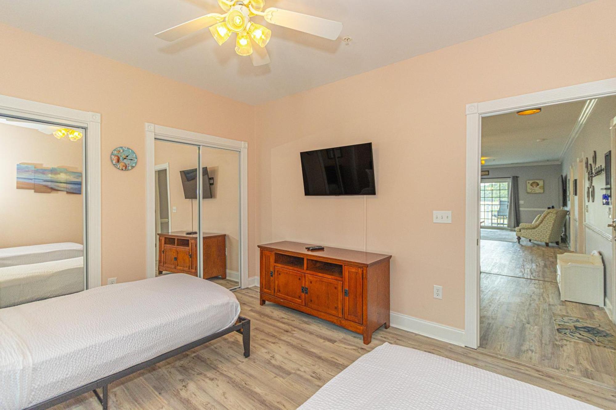 Holiday home Updated 3 Bedroom Condo-golf Course Views! Magnolia Pointe 201 *