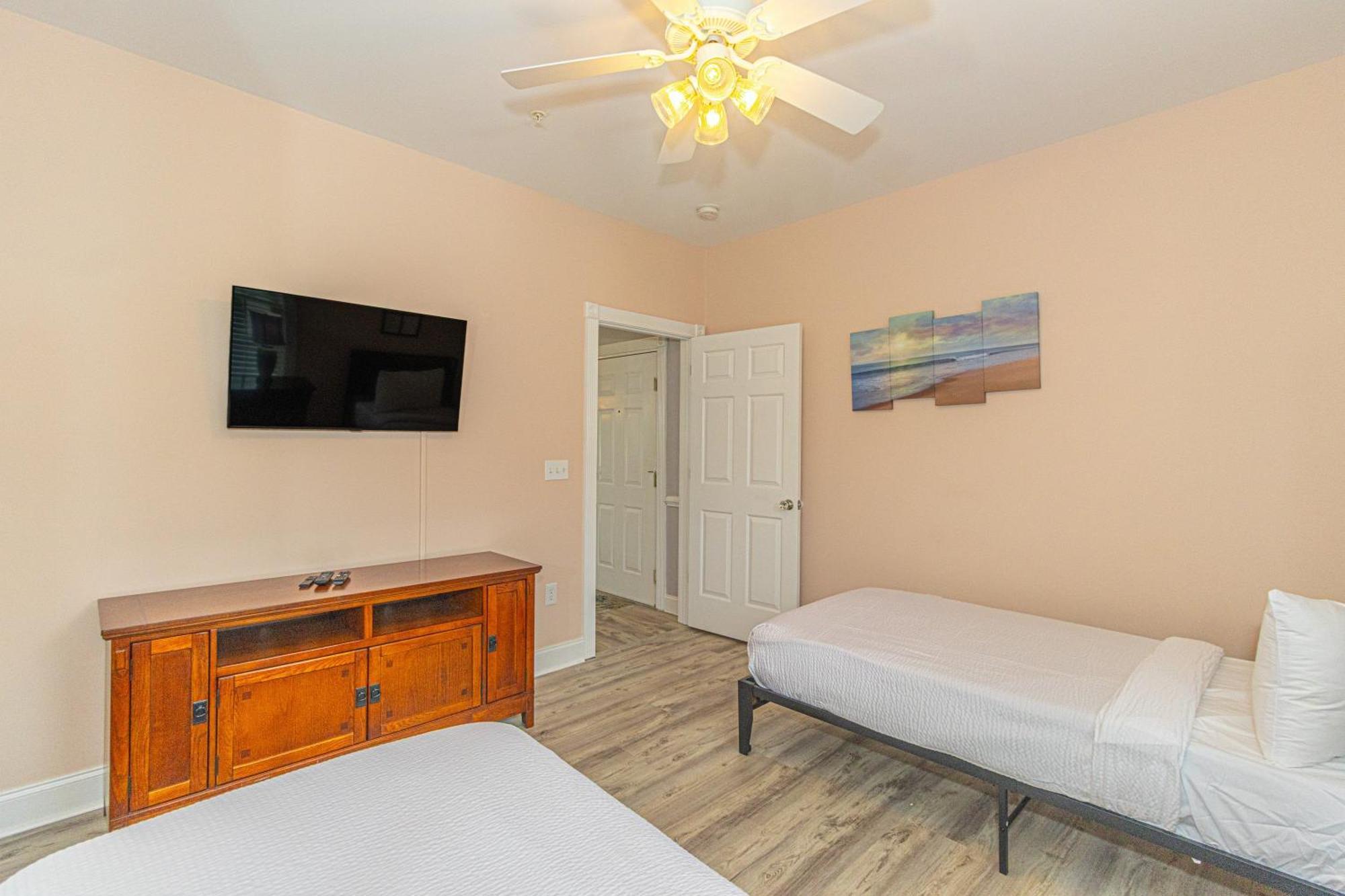 Updated 3 Bedroom Condo-golf Course Views! Magnolia Pointe 201 Holiday home