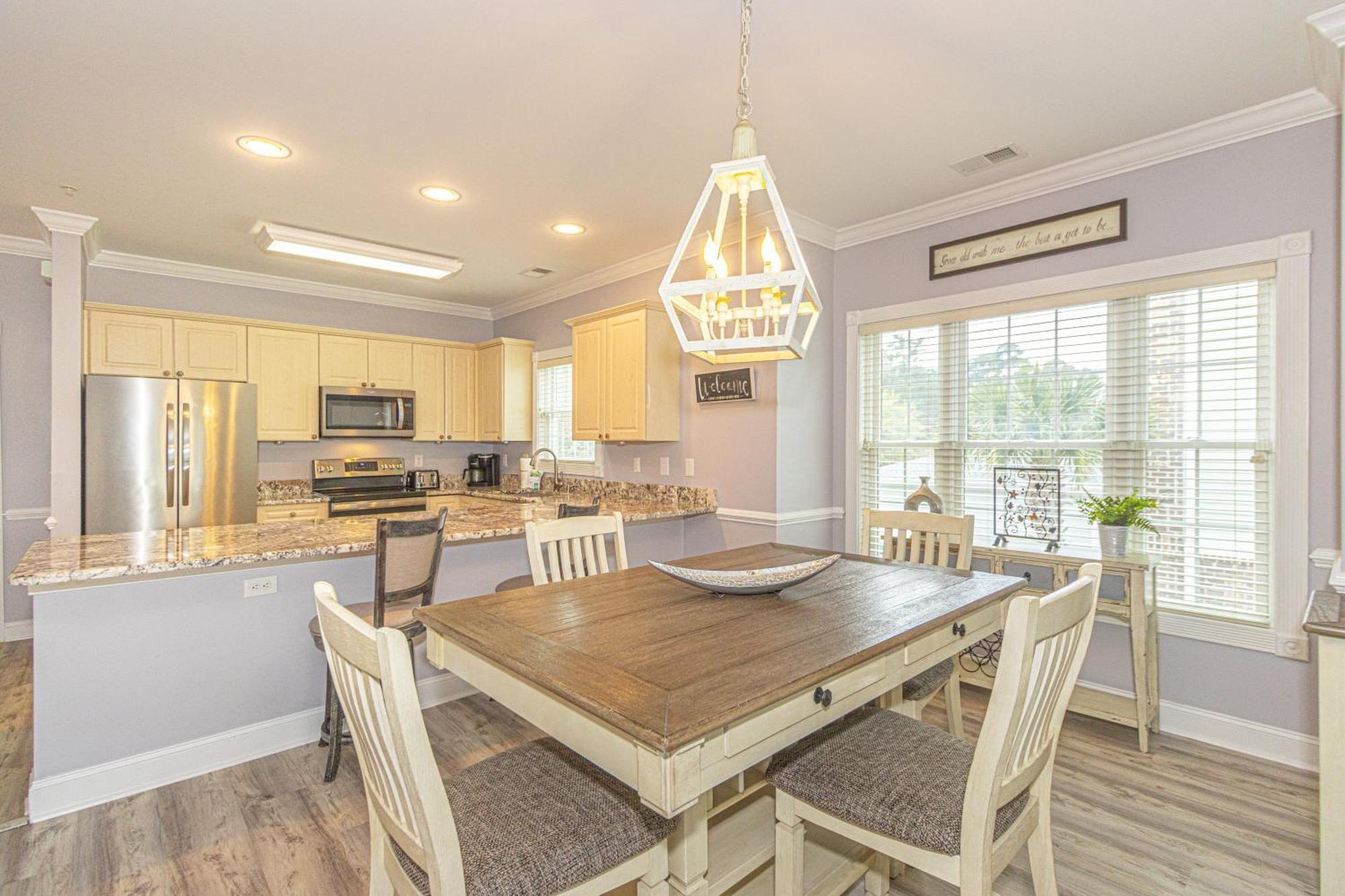 Updated 3 Bedroom Condo-golf Course Views! Magnolia Pointe 201 *