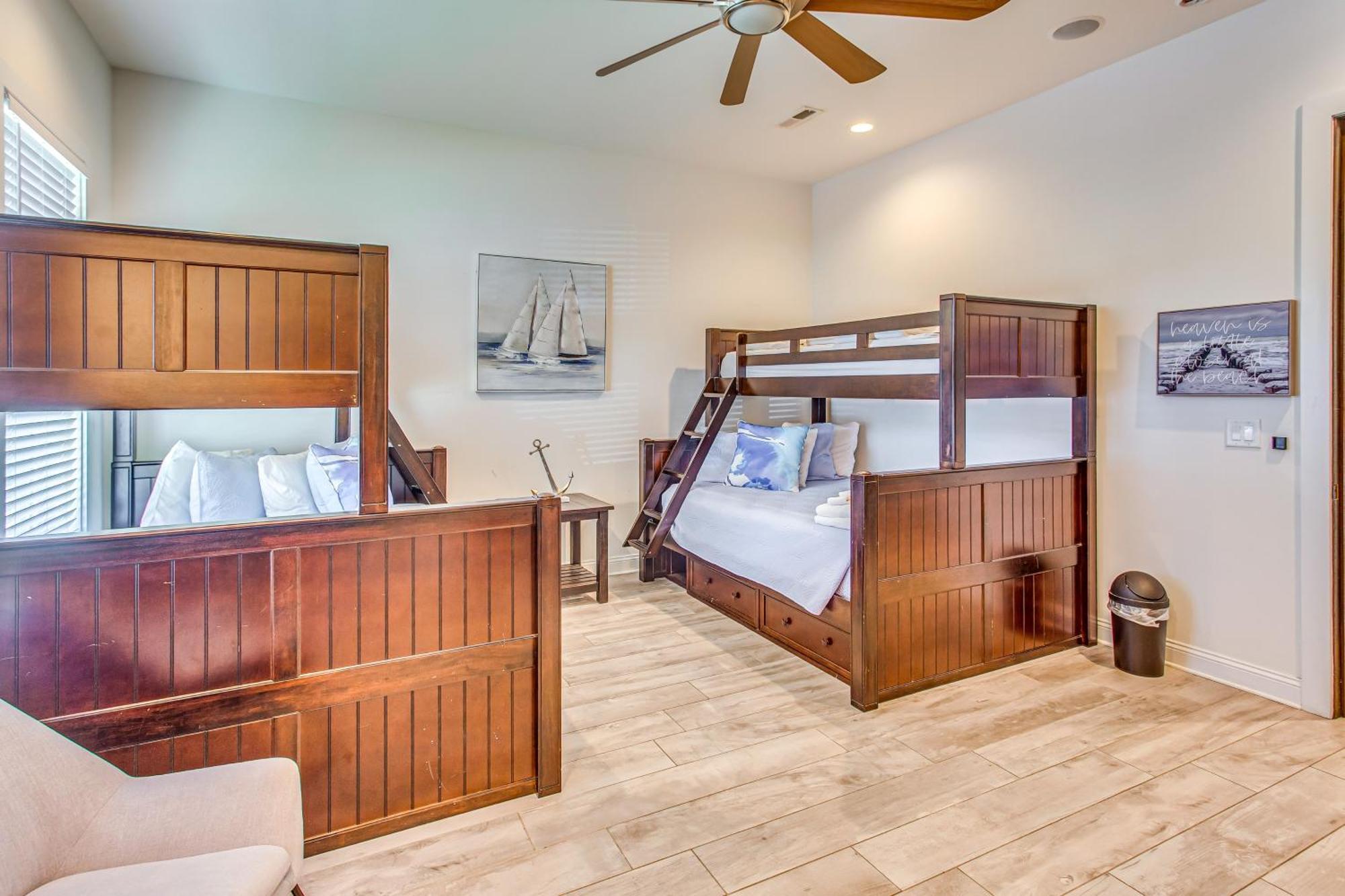 Holiday home Myrtle House With Hot Tub, Walk To