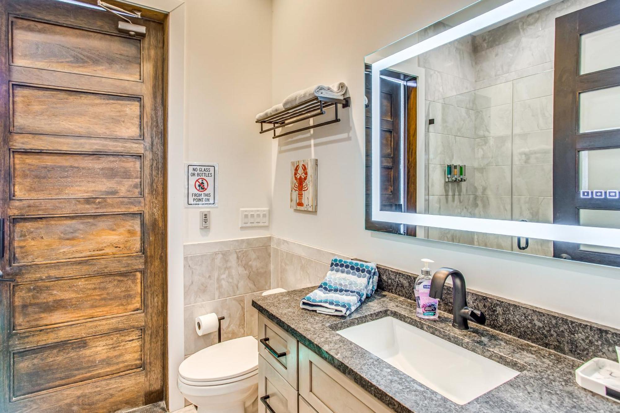 Myrtle House With Hot Tub, Walk To Holiday home *