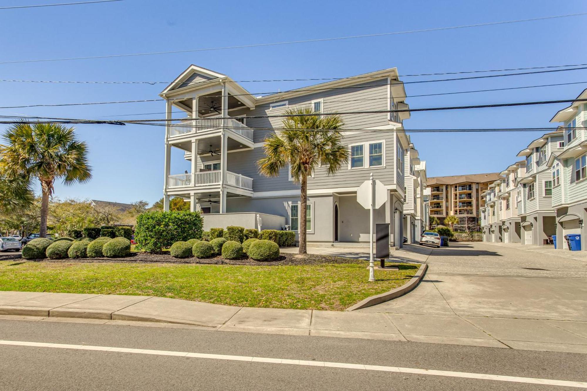 Holiday home Myrtle House With Hot Tub, Walk To Myrtle Beach