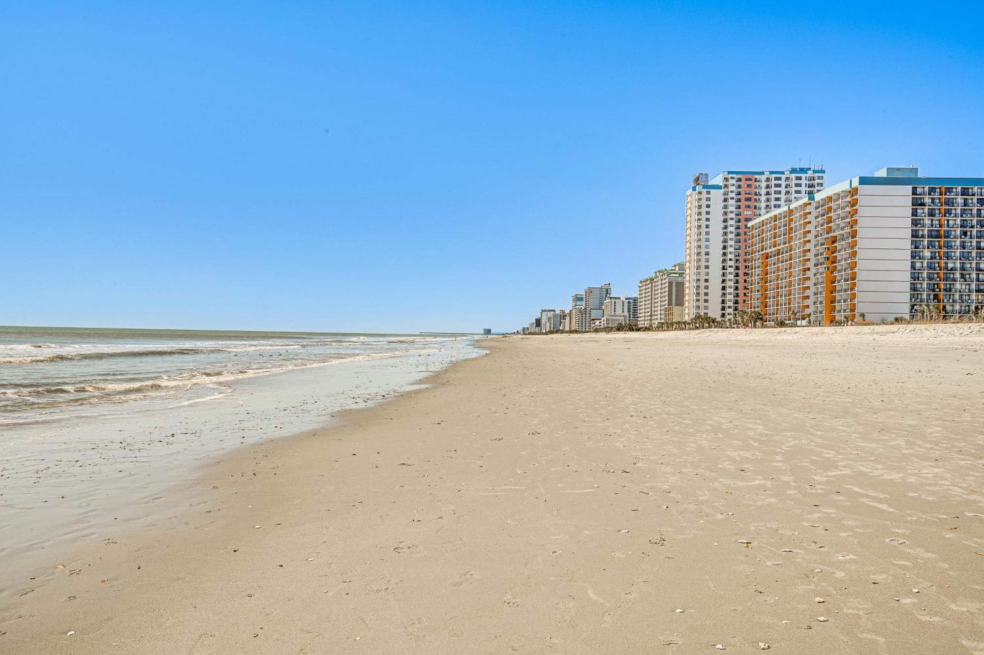 Oceanfront In Myrtle With Balcony! Apartment *