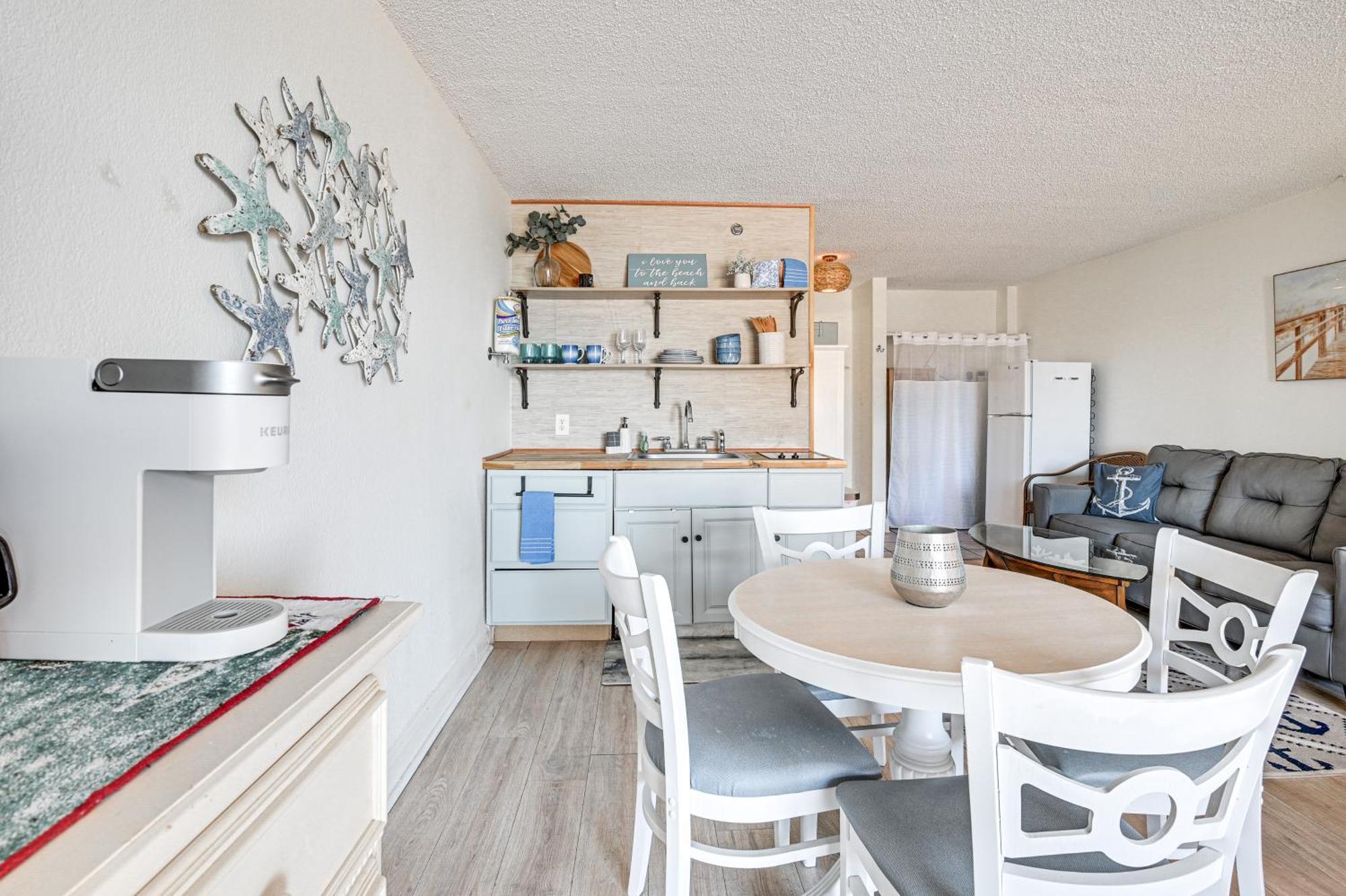 Oceanfront In Myrtle With Balcony! Apartment