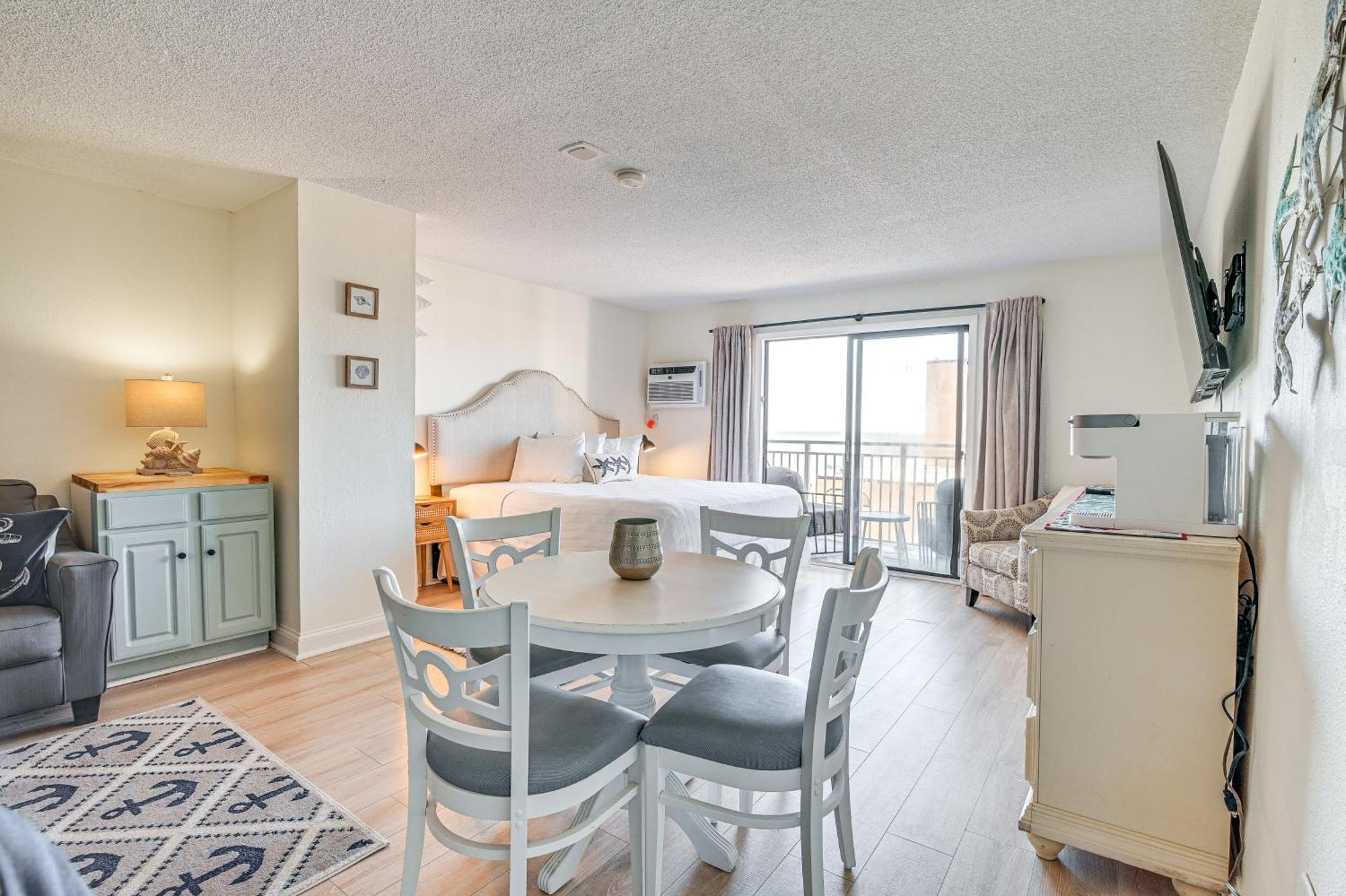 Apartment Oceanfront In Myrtle With Balcony!