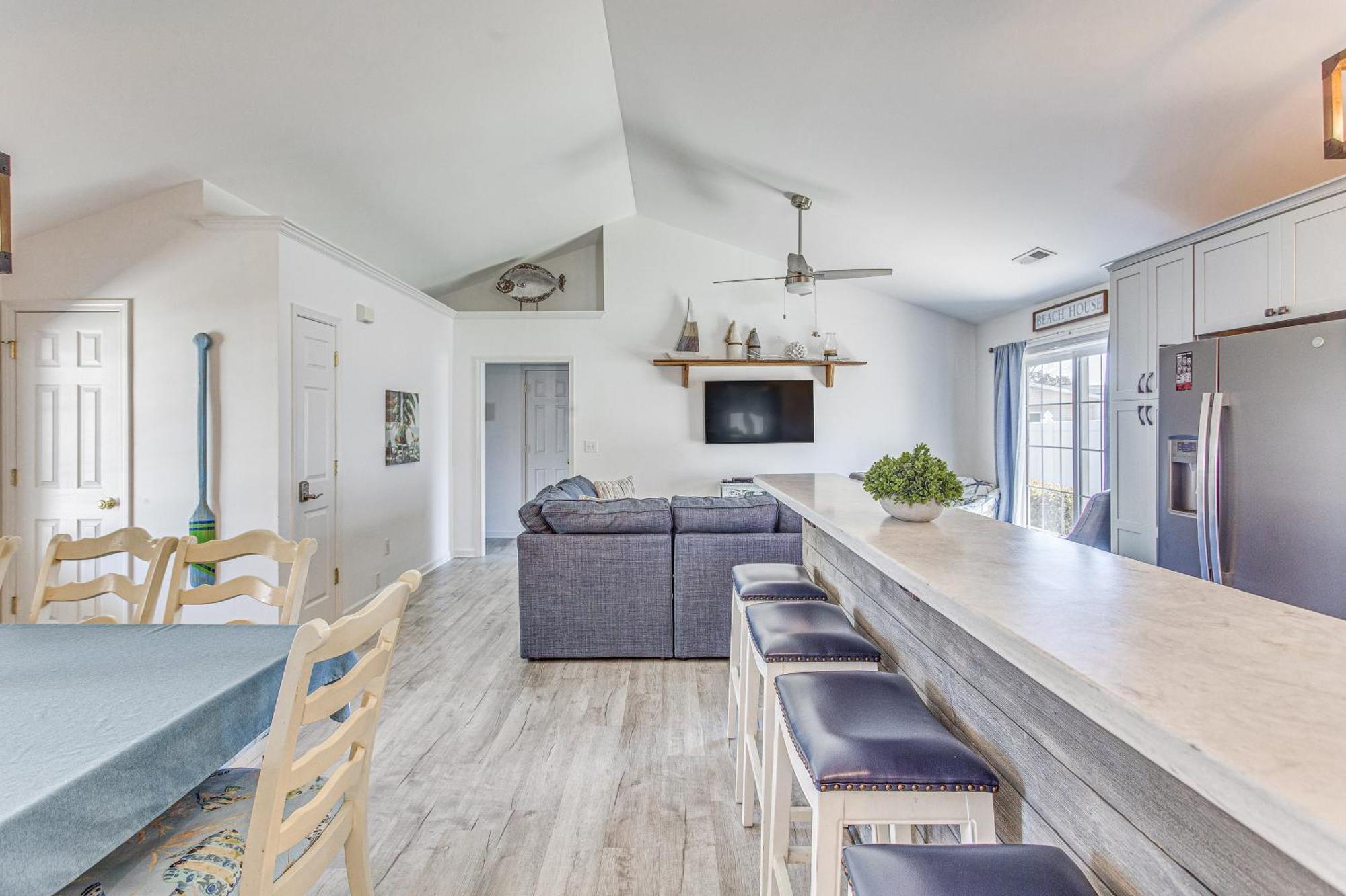 Holiday home Sunny Surfside Walk To Beaches! Myrtle Beach