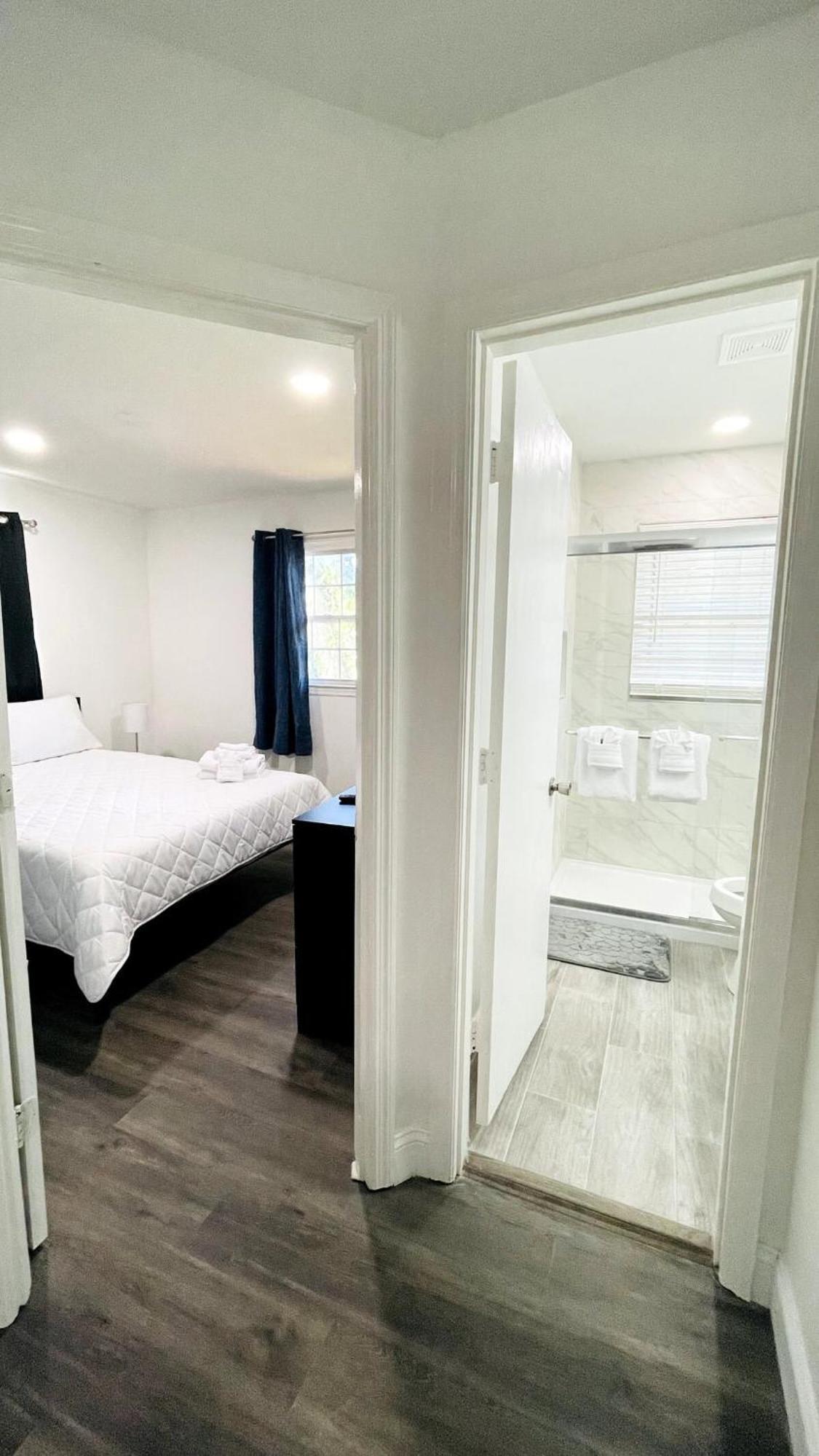 Close To The #1 Lovely 2 Bedrooms Apartment
