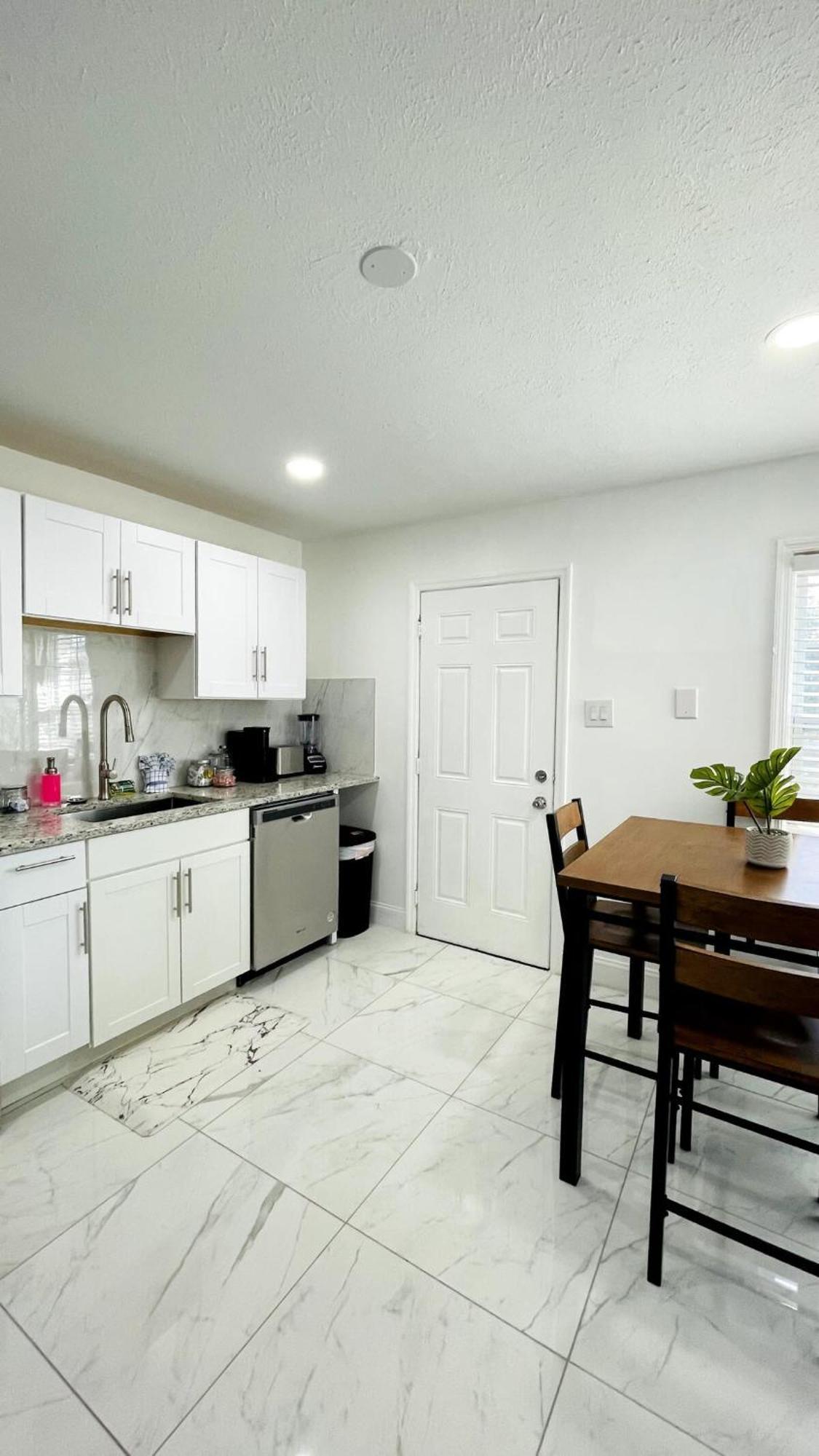Apartment Close To The #1 Lovely 2 Bedrooms Myrtle Beach