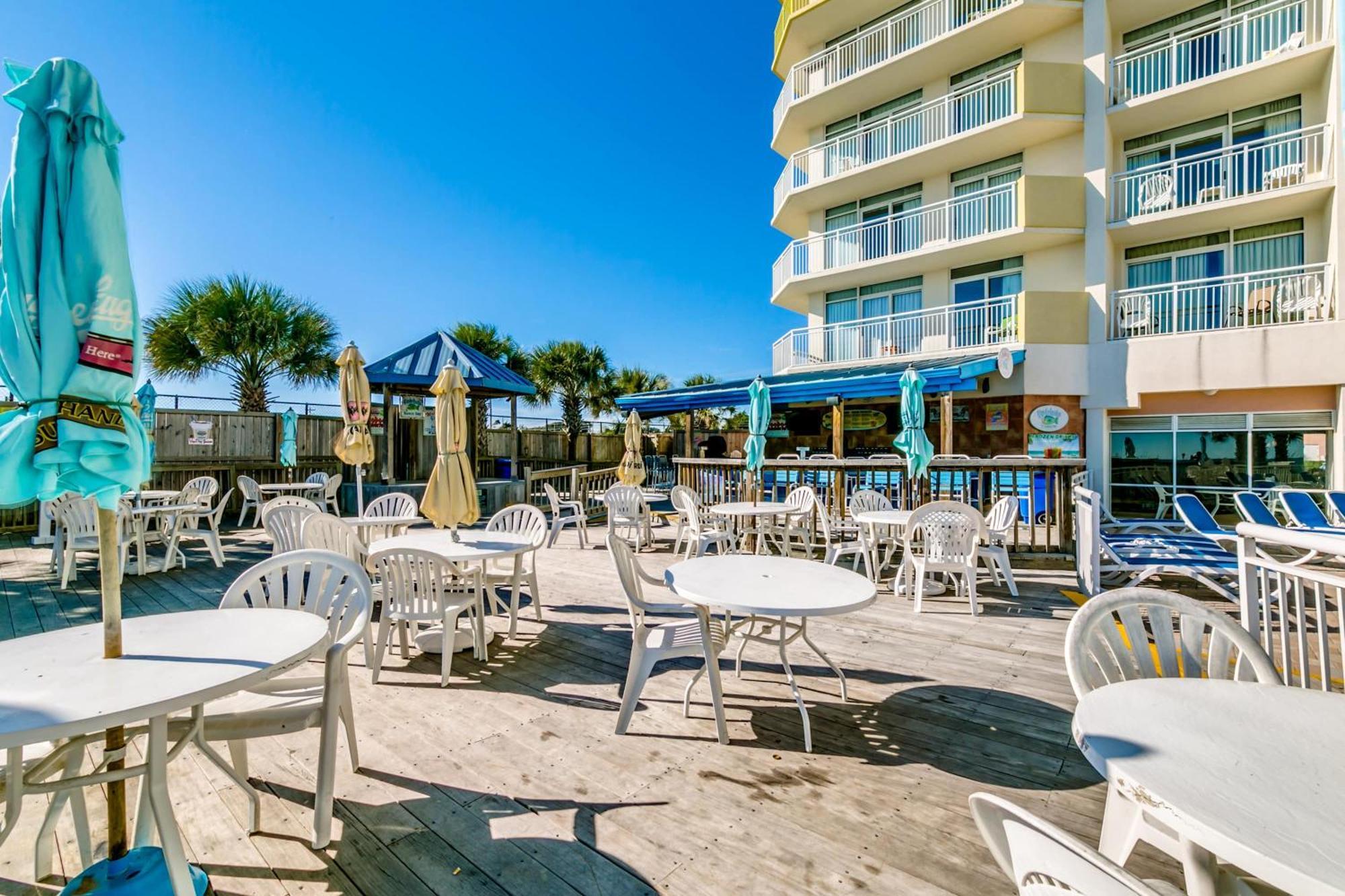 Oceanfront Location Modern Lazy River Huge Pool Oasis Holiday home