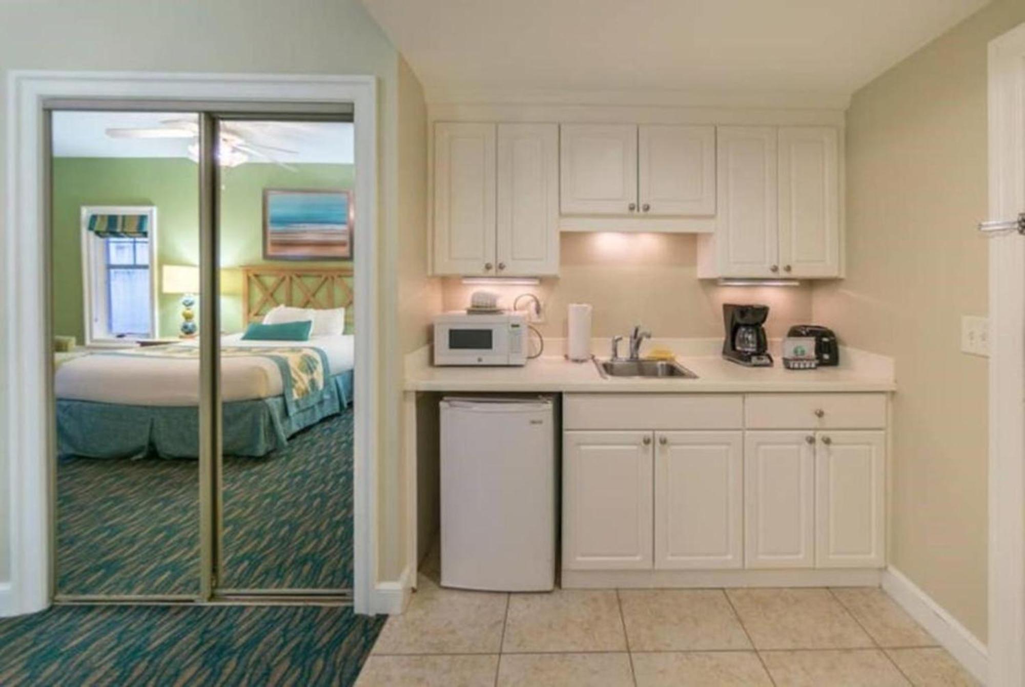 Great Minutes Away From Ocean With Lots Of Onsite Amenities *