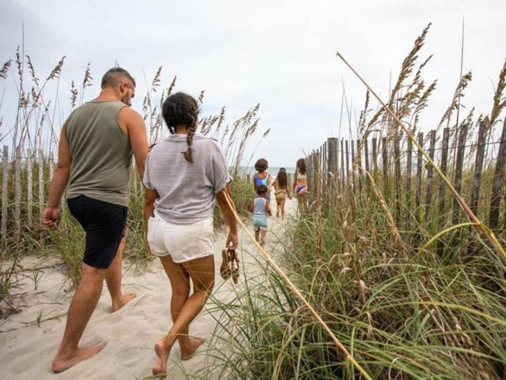 Great Minutes Away From Ocean With Lots Of Onsite Amenities