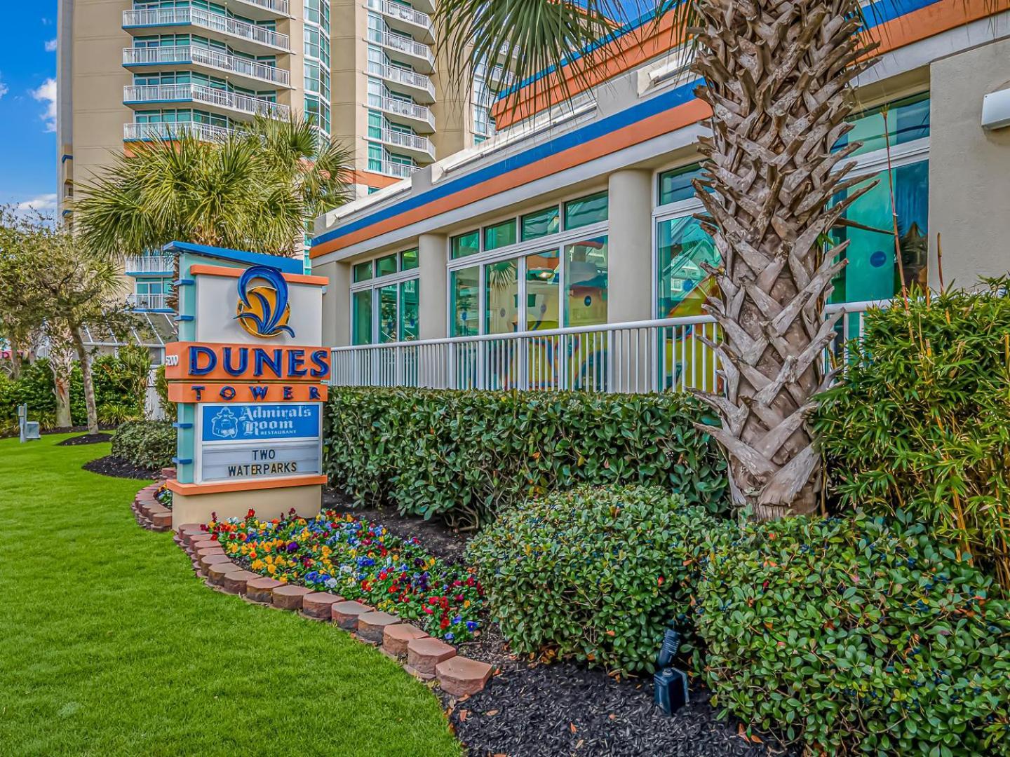 Waterpark, Slides, Dump Buckets, Restaurants & More! Dunes Village 723 Holiday home