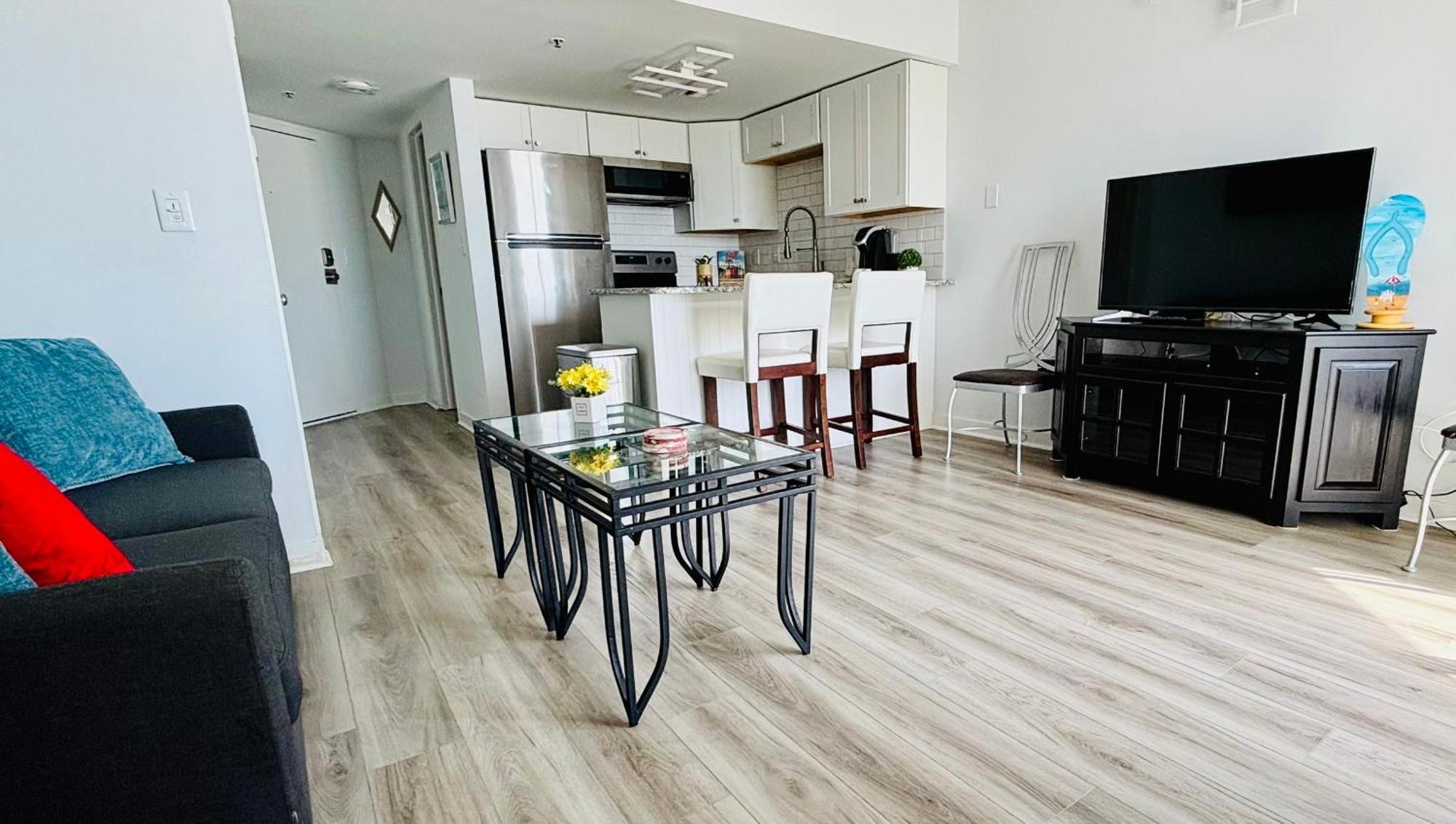 Stunning Modern Oceanview Apartment Myrtle Beach