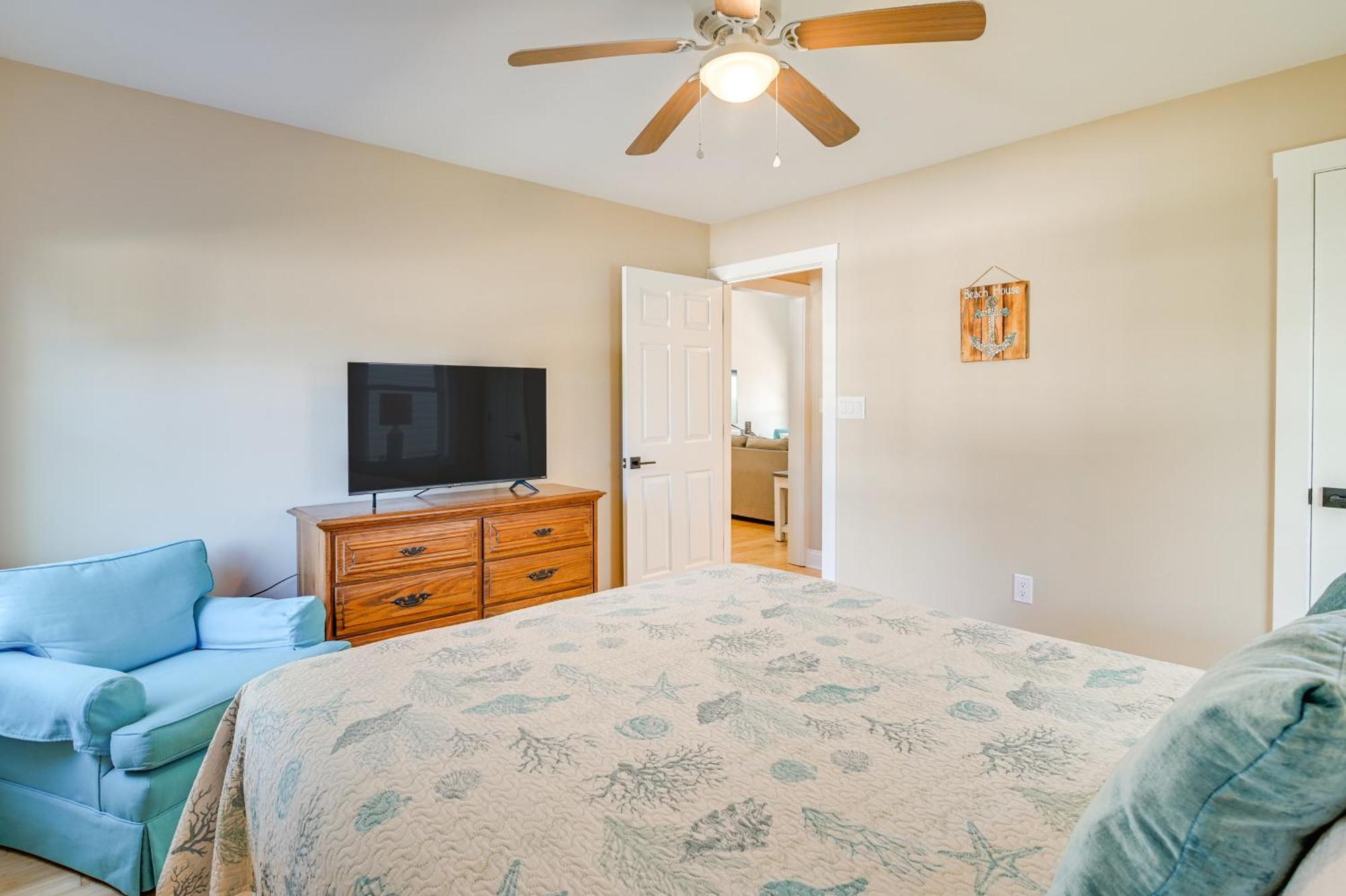 Surfside Vacation With Private Pool!