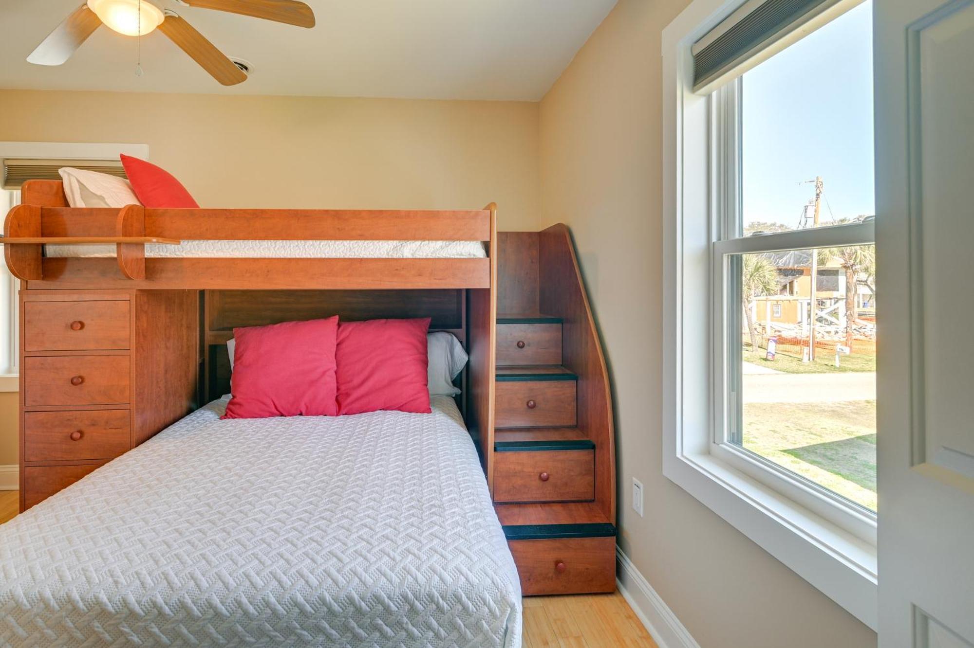 Surfside Vacation With Private Pool! Holiday home Myrtle Beach