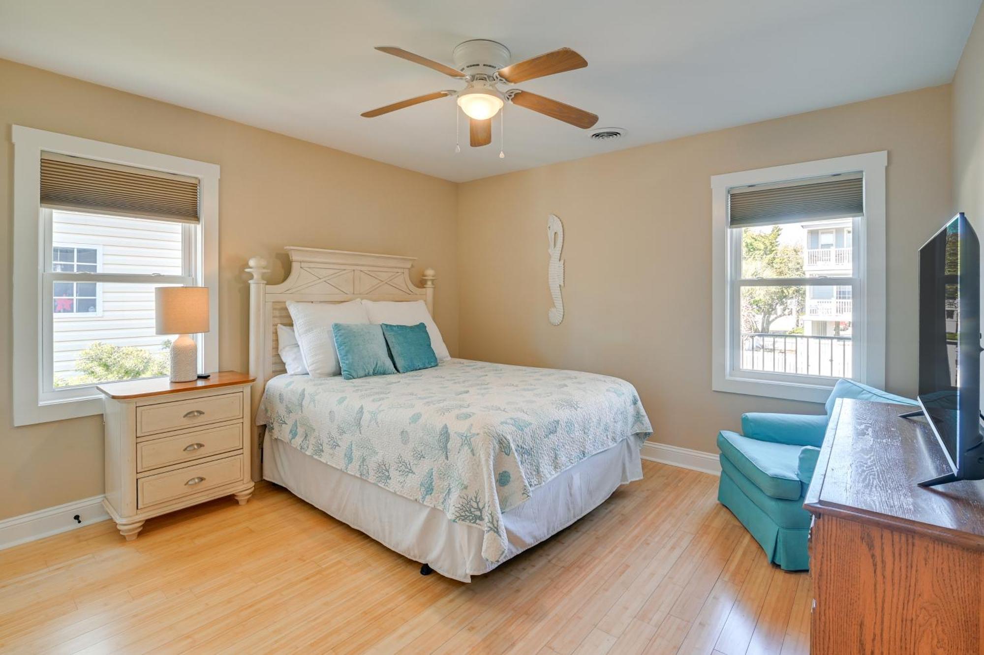 Holiday home Surfside Vacation With Private Pool!