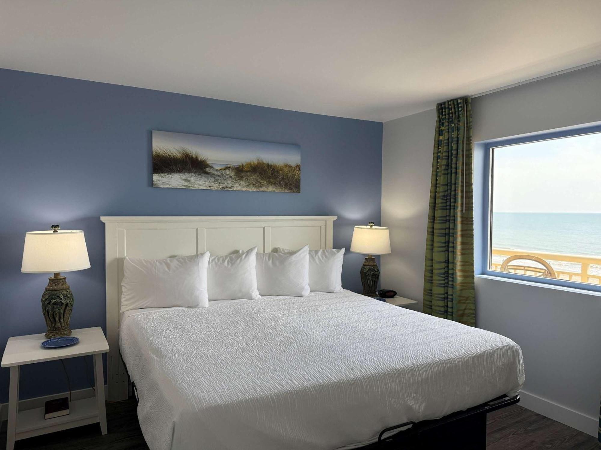 Holiday home New Oceanfront 2br2ba - Camelot 411